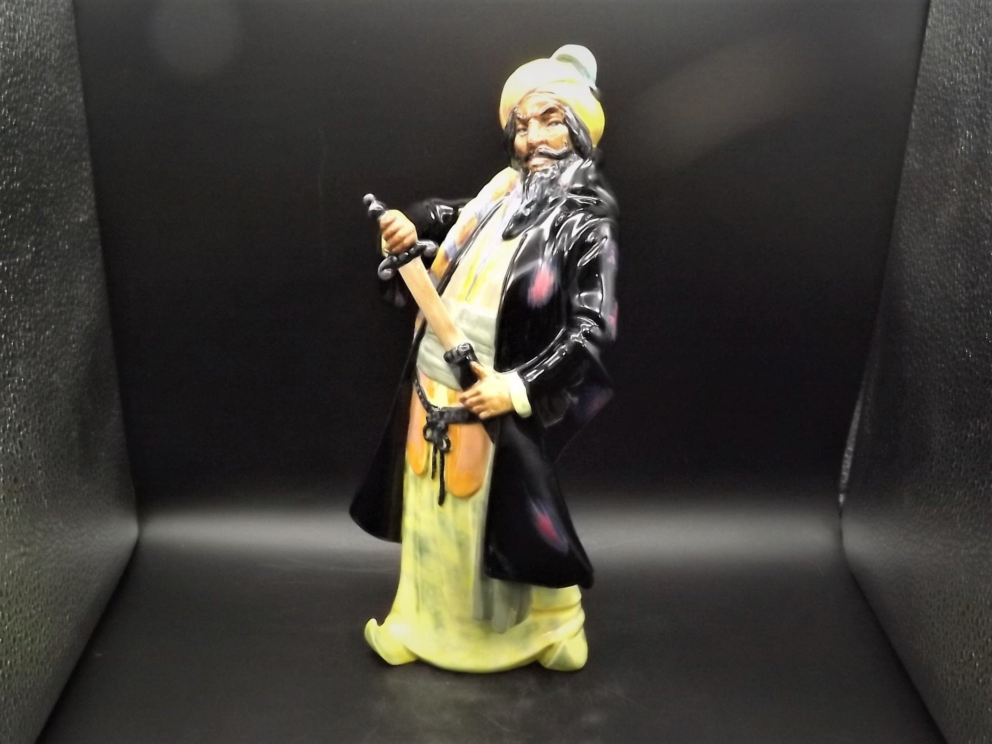 Vintage 1952 Royal Doulton "Bluebeard" figurine of the famous Pirate HN 2105 . Excellent condition!