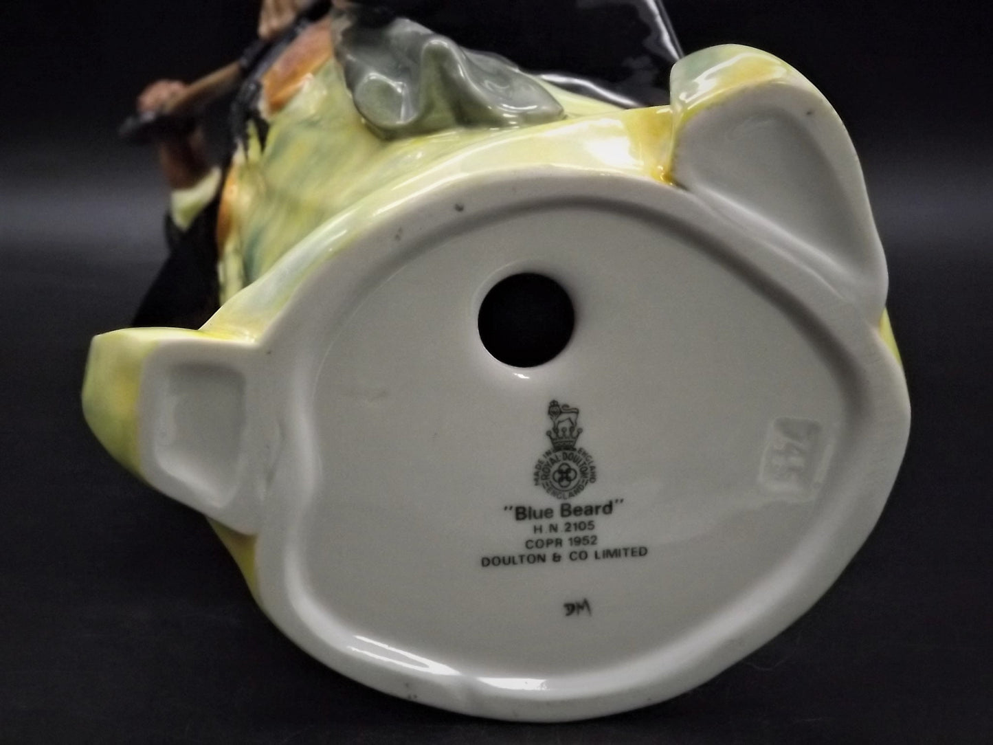 Vintage 1952 Royal Doulton "Bluebeard" figurine of the famous Pirate HN 2105 . Excellent condition!