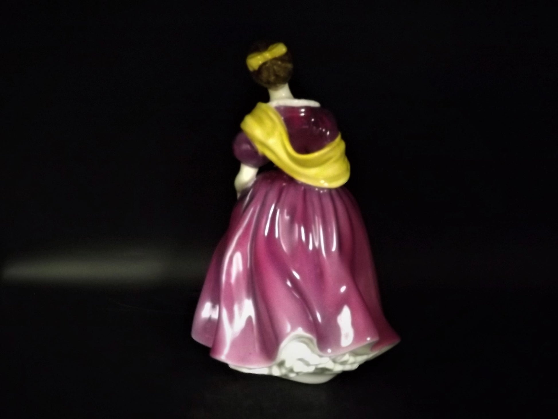 Vintage 1963 Royal Doulton "Adrienne" figurine HN 2152 . Excellent condition!