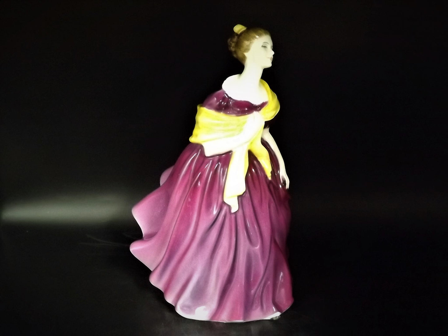 Vintage 1963 Royal Doulton "Adrienne" figurine HN 2152 . Excellent condition!