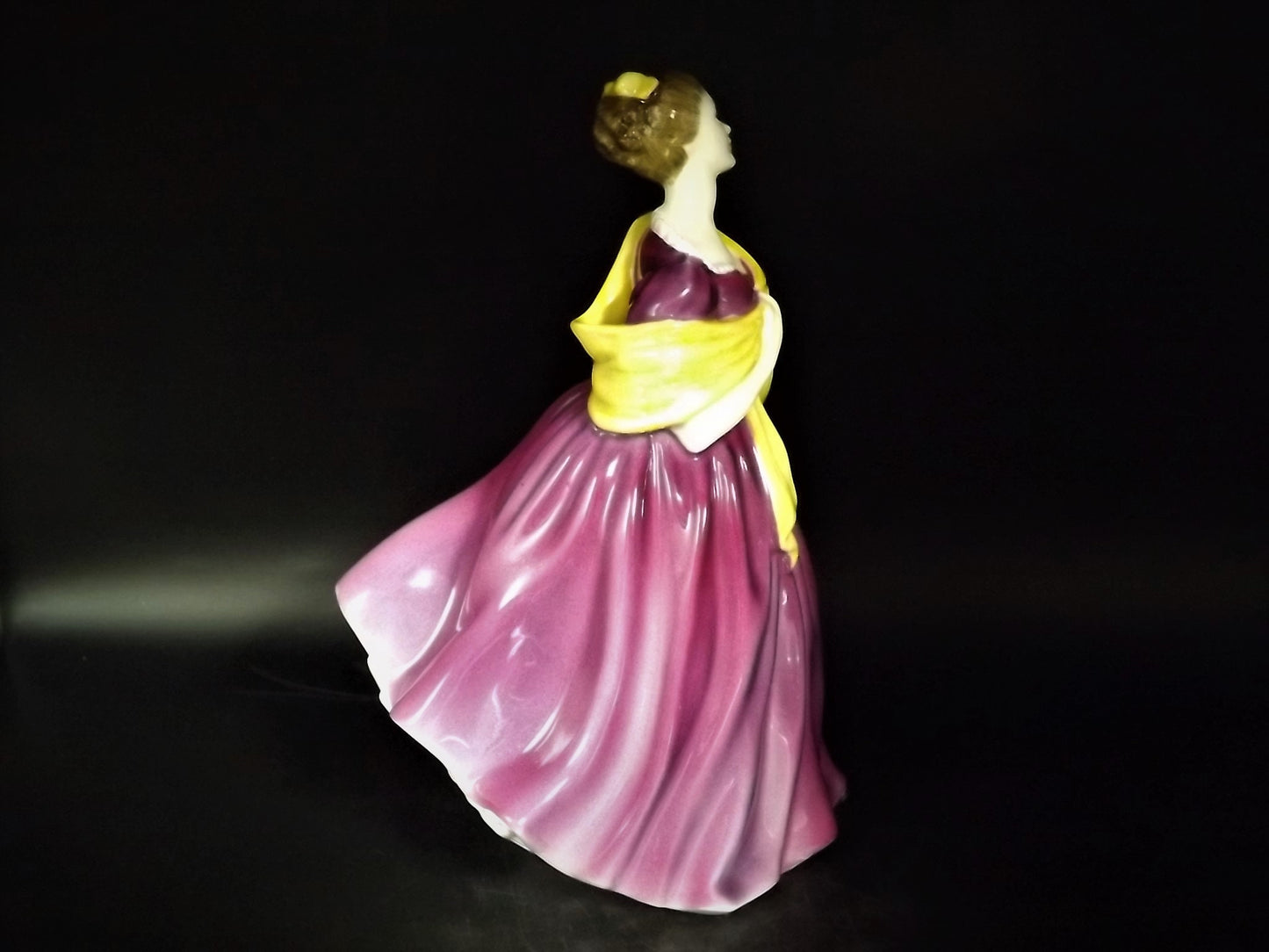 Vintage 1963 Royal Doulton "Adrienne" figurine HN 2152 . Excellent condition!