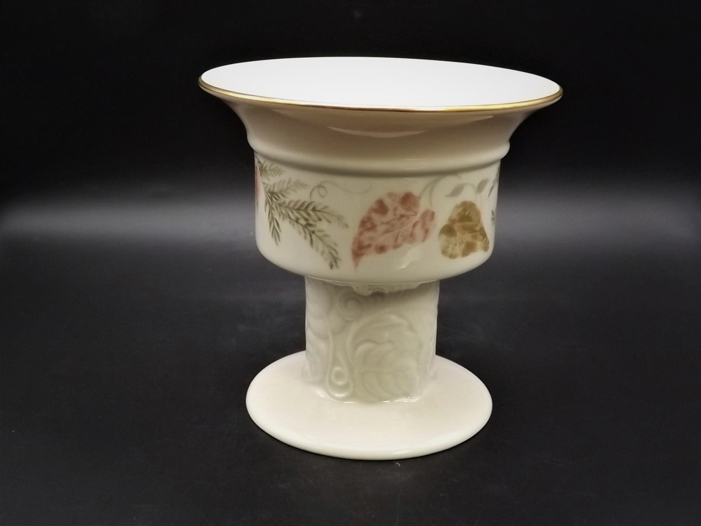 Vintage Lenox "Nature's Impressions" Pillar Candle stand. Excellent condition no box.