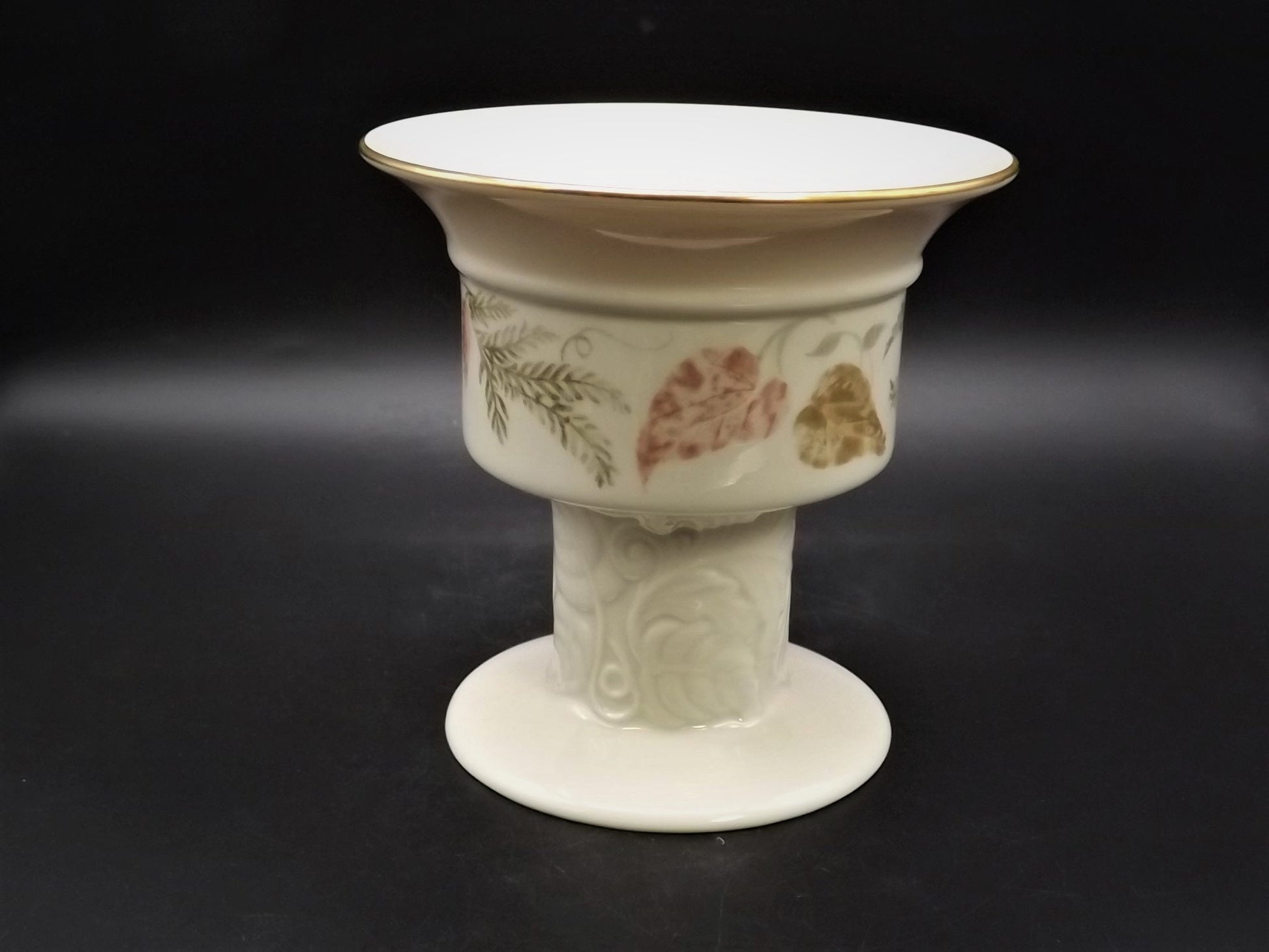 Vintage Lenox "Nature's Impressions" Pillar Candle stand. Excellent condition no box.