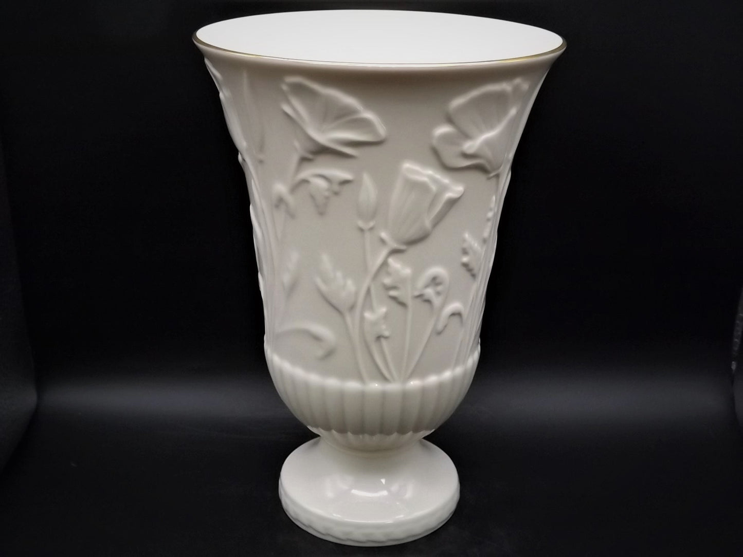 Vintage Lenox "Tulips" porcelain vase flower holder. Excellent condition no box.