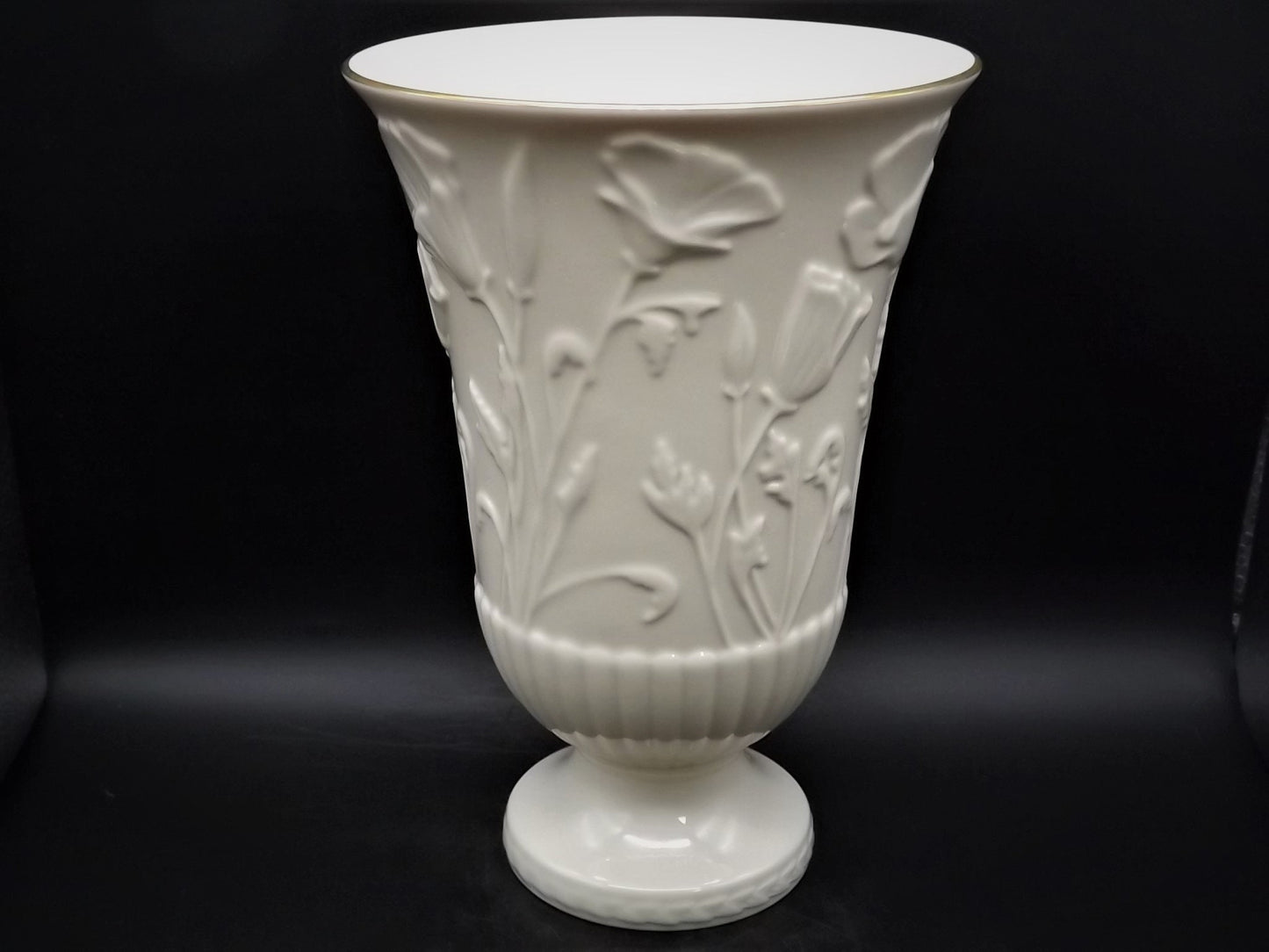 Vintage Lenox "Tulips" porcelain vase flower holder. Excellent condition no box.