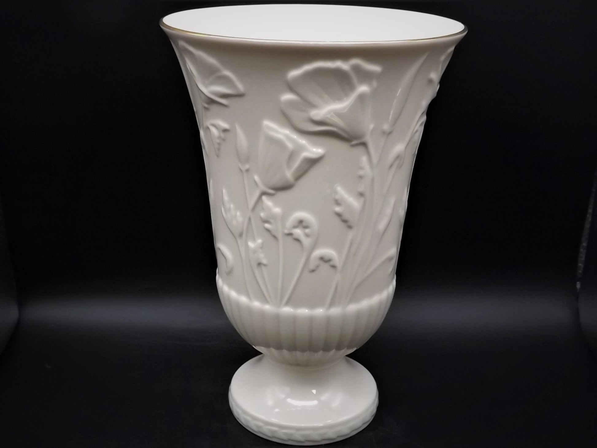 Vintage Lenox "Tulips" porcelain vase flower holder. Excellent condition no box.