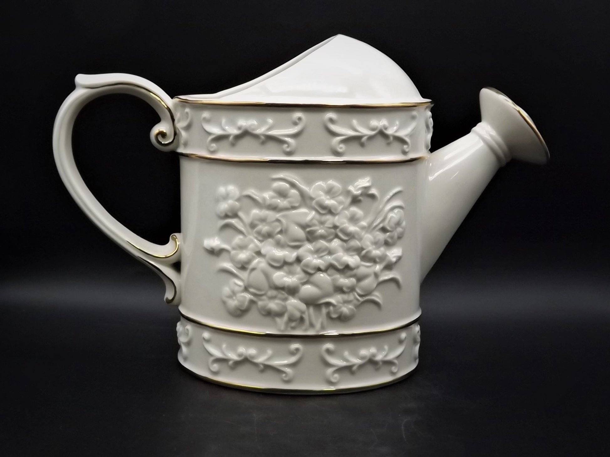 Vintage Lenox "Spring Showers" porcelain watering can flower vase. Excellent condition no box.