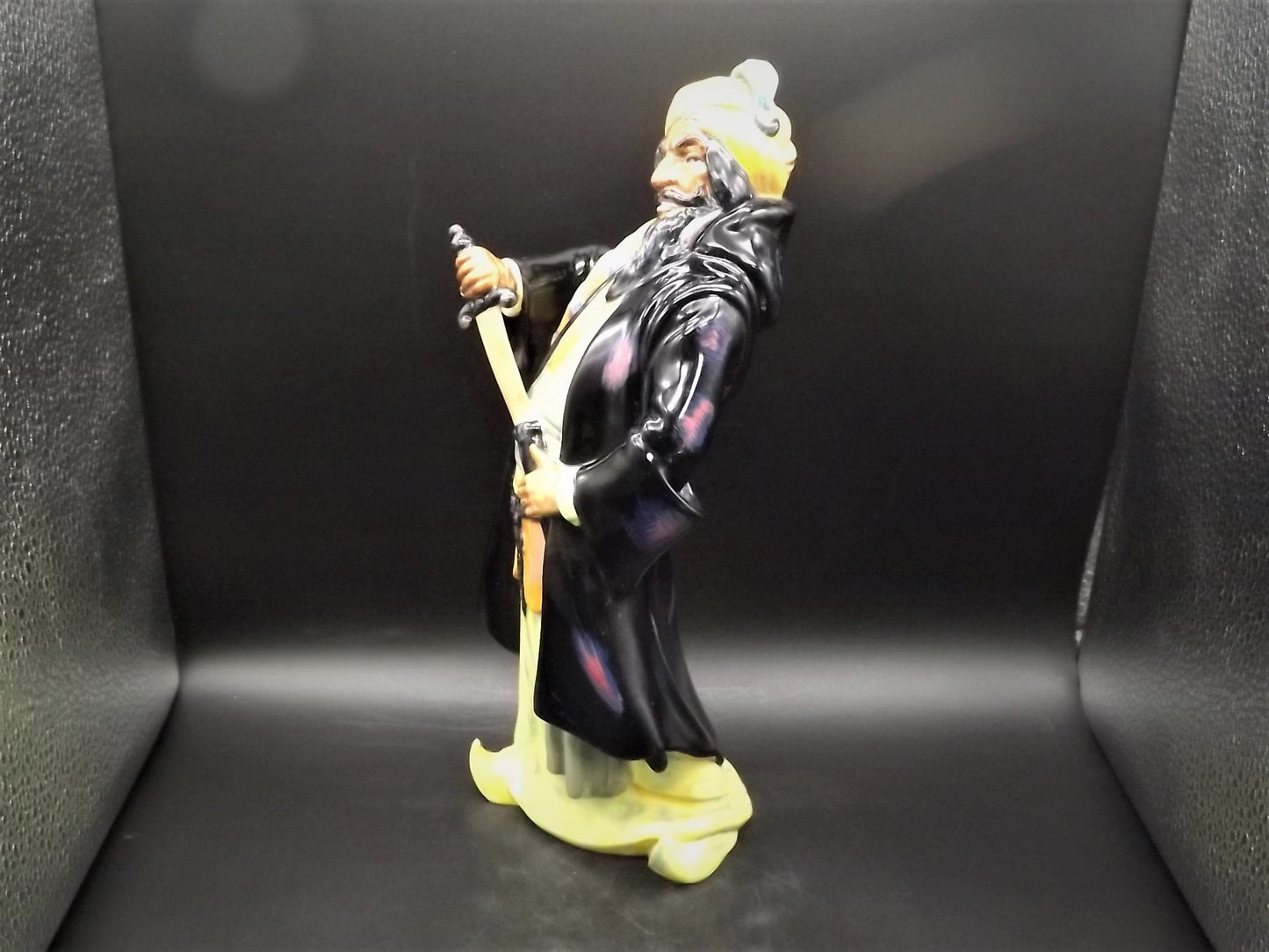 Vintage 1952 Royal Doulton "Bluebeard" figurine of the famous Pirate HN 2105 . Excellent condition!