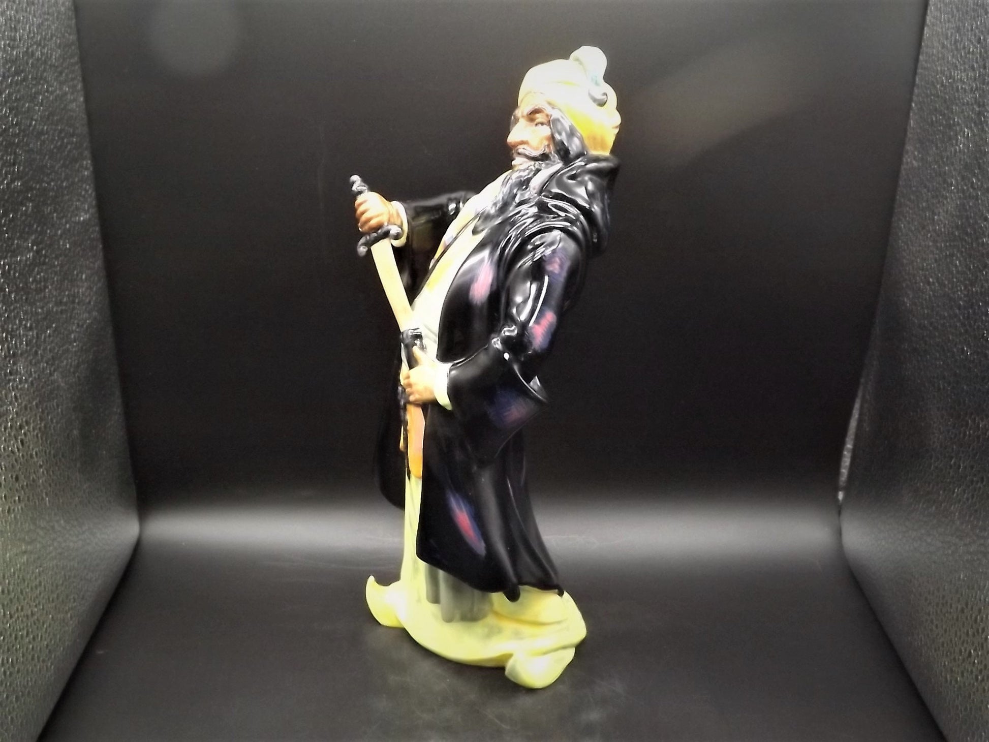 Vintage 1952 Royal Doulton "Bluebeard" figurine of the famous Pirate HN 2105 . Excellent condition!