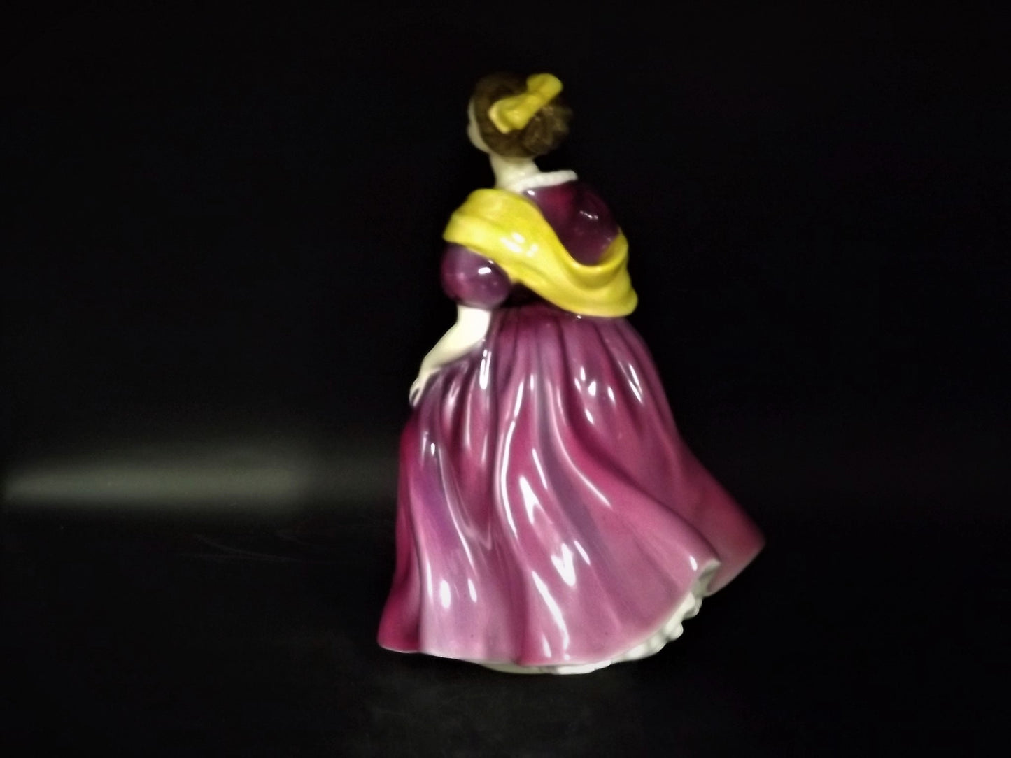 Vintage 1963 Royal Doulton "Adrienne" figurine HN 2152 . Excellent condition!