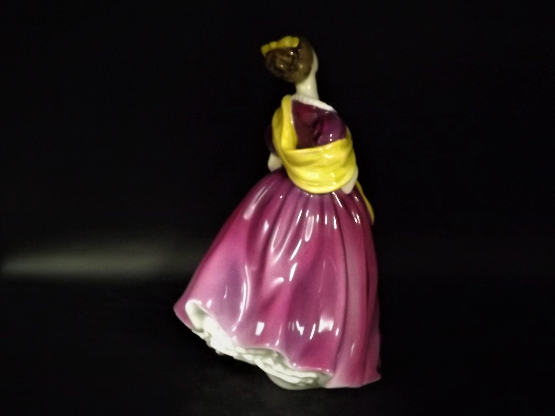 Vintage 1963 Royal Doulton "Adrienne" figurine HN 2152 . Excellent condition!