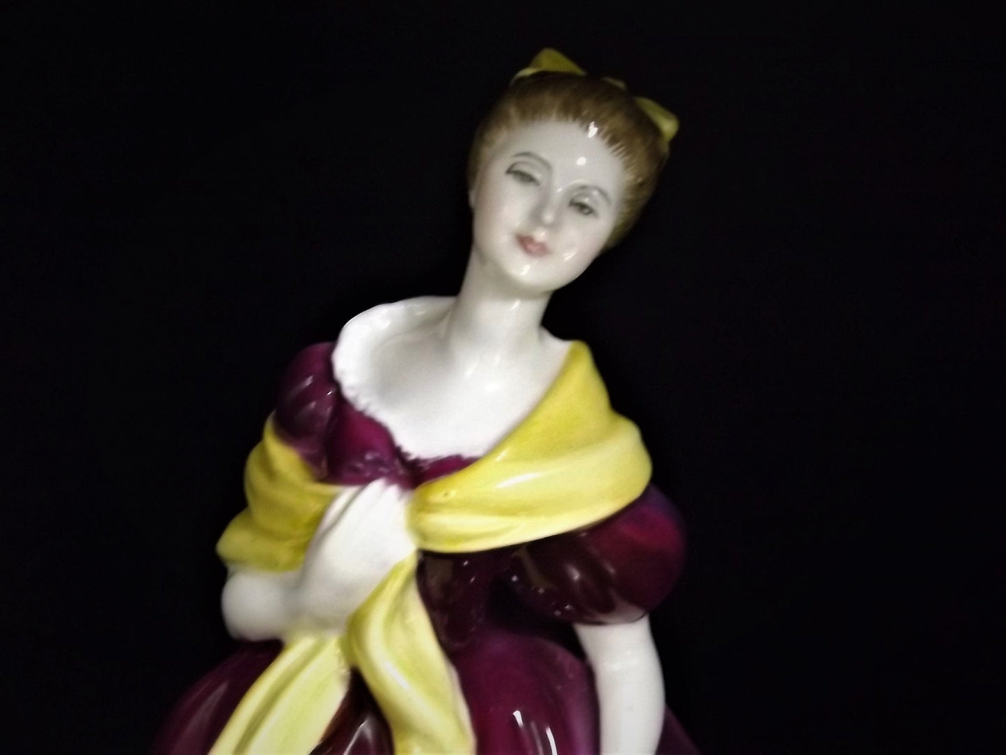 Vintage 1963 Royal Doulton "Adrienne" figurine HN 2152 . Excellent condition!