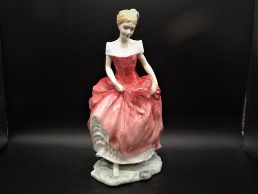 Vintage Royal Doulton "Summer's Day" figurine HN 3378. Introduced 1991 and retired 1996. Excellent condition!