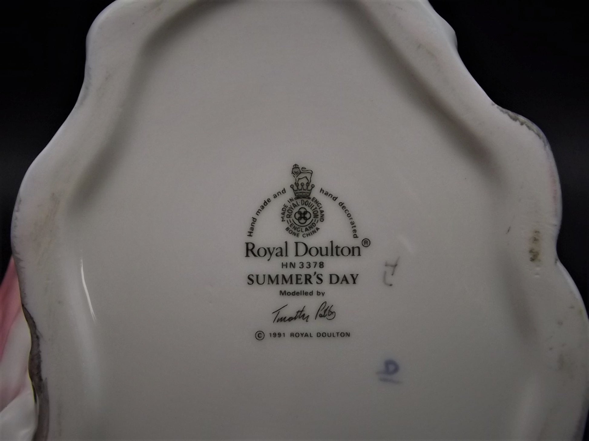 Vintage Royal Doulton "Summer's Day" figurine HN 3378. Introduced 1991 and retired 1996. Excellent condition!