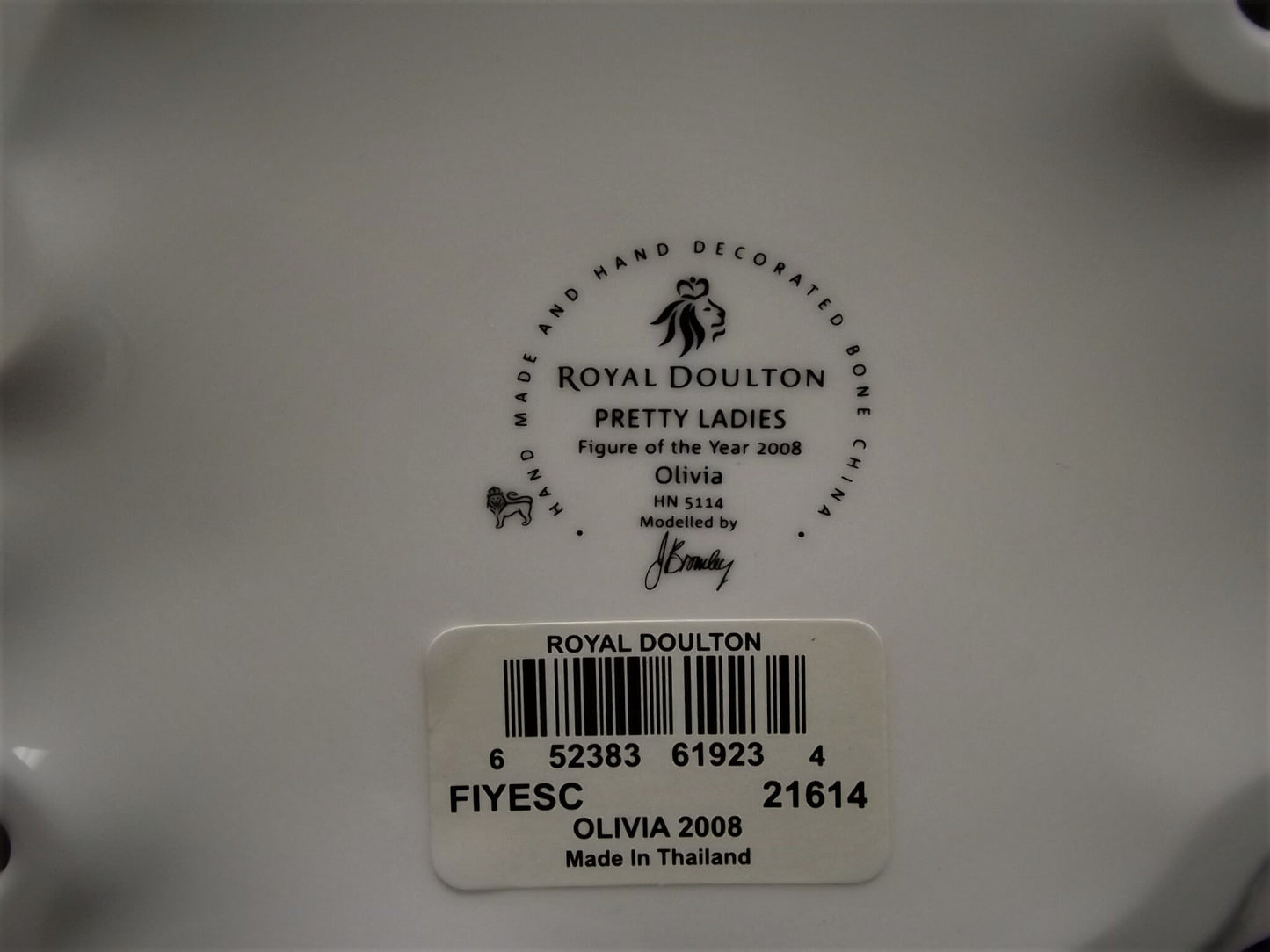 Vintage Royal Doulton Figurine: Pretty Ladies Olivia HN 5114 (Original Box)