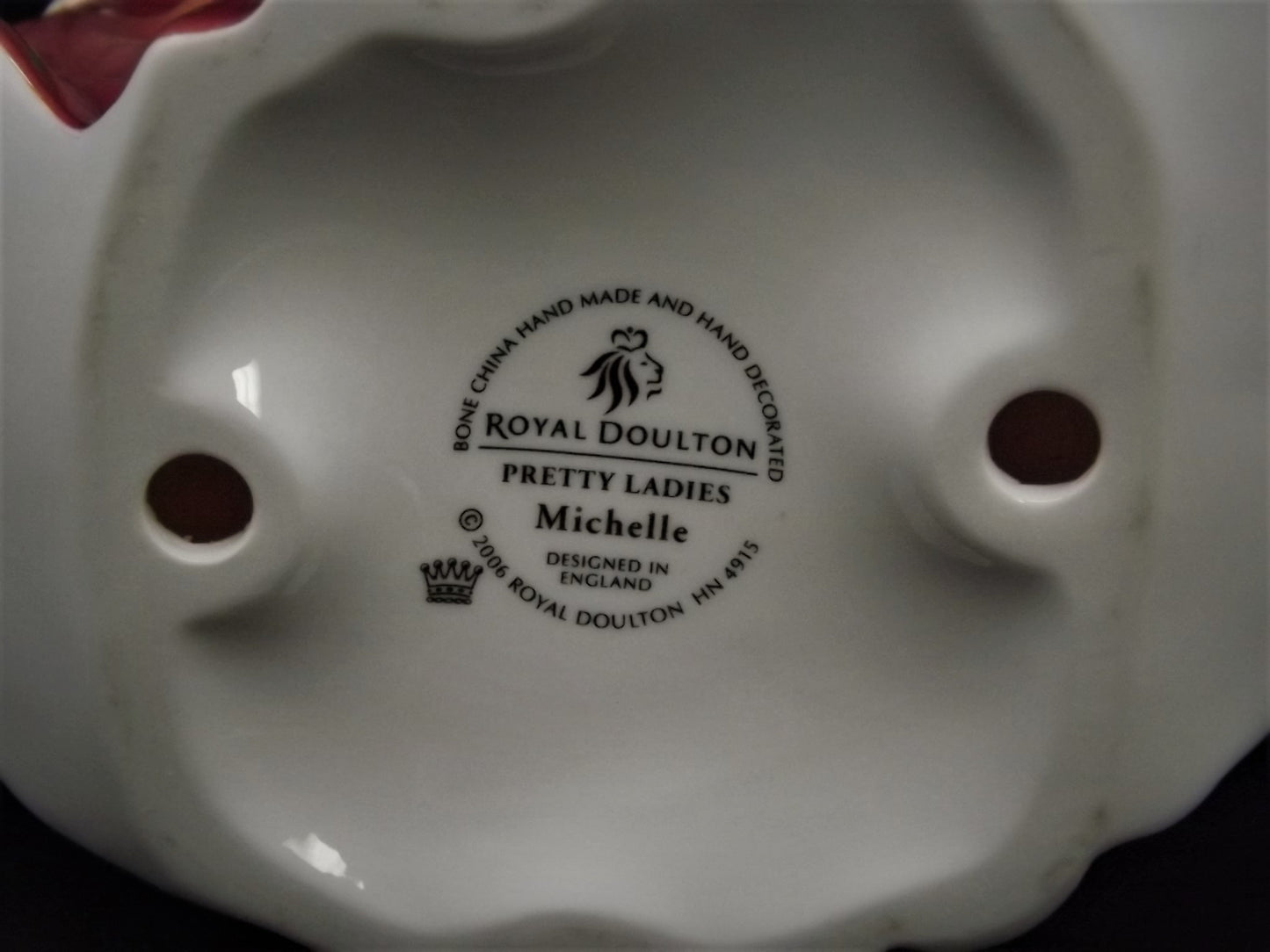 Vintage Royal Doulton Figurine: Pretty Ladies "Michelle" HN 4915