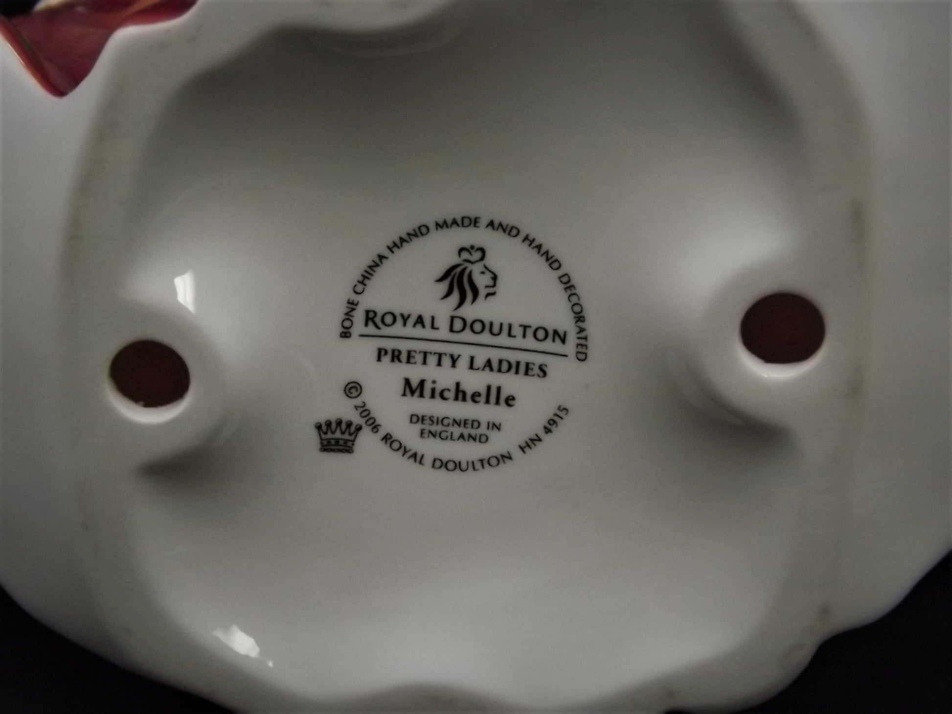 Vintage Royal Doulton Figurine: Pretty Ladies "Michelle" HN 4915