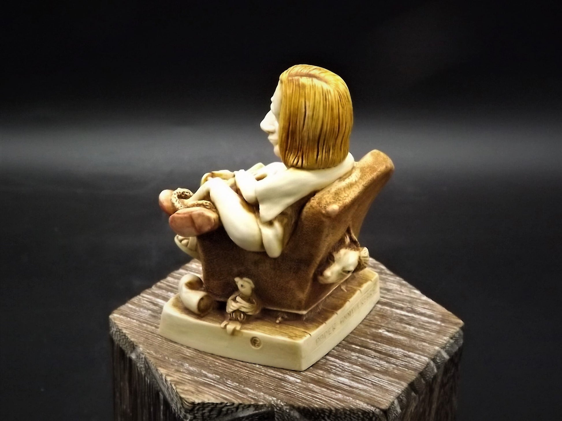 Retired 1996 Harmony Kingdom "Paper Anniversary" solid body piece Excellent condition. No Box.