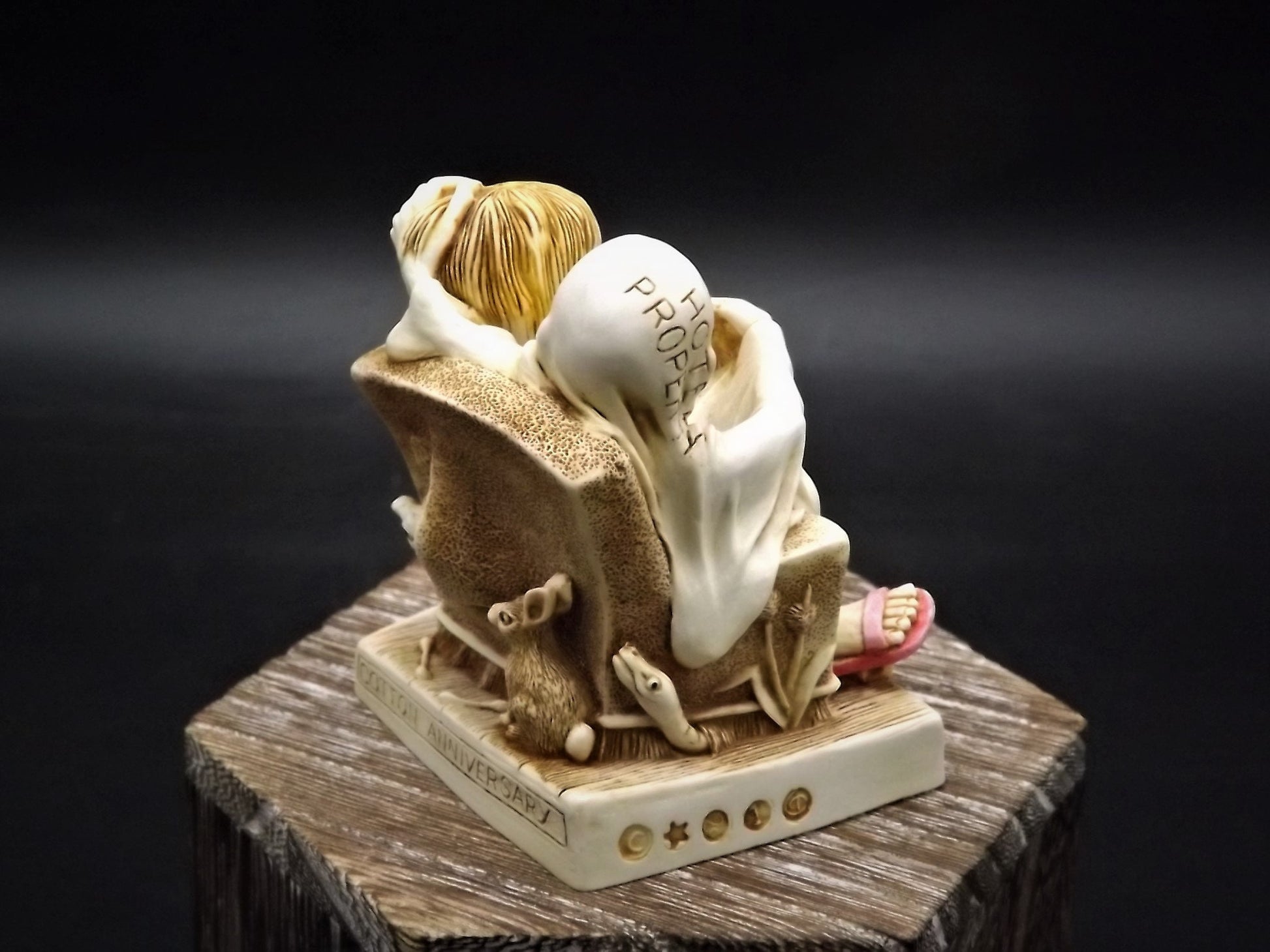 Retired 1998 Harmony Kingdom "Cotton Anniversary" piece Excellent condition. No Box.