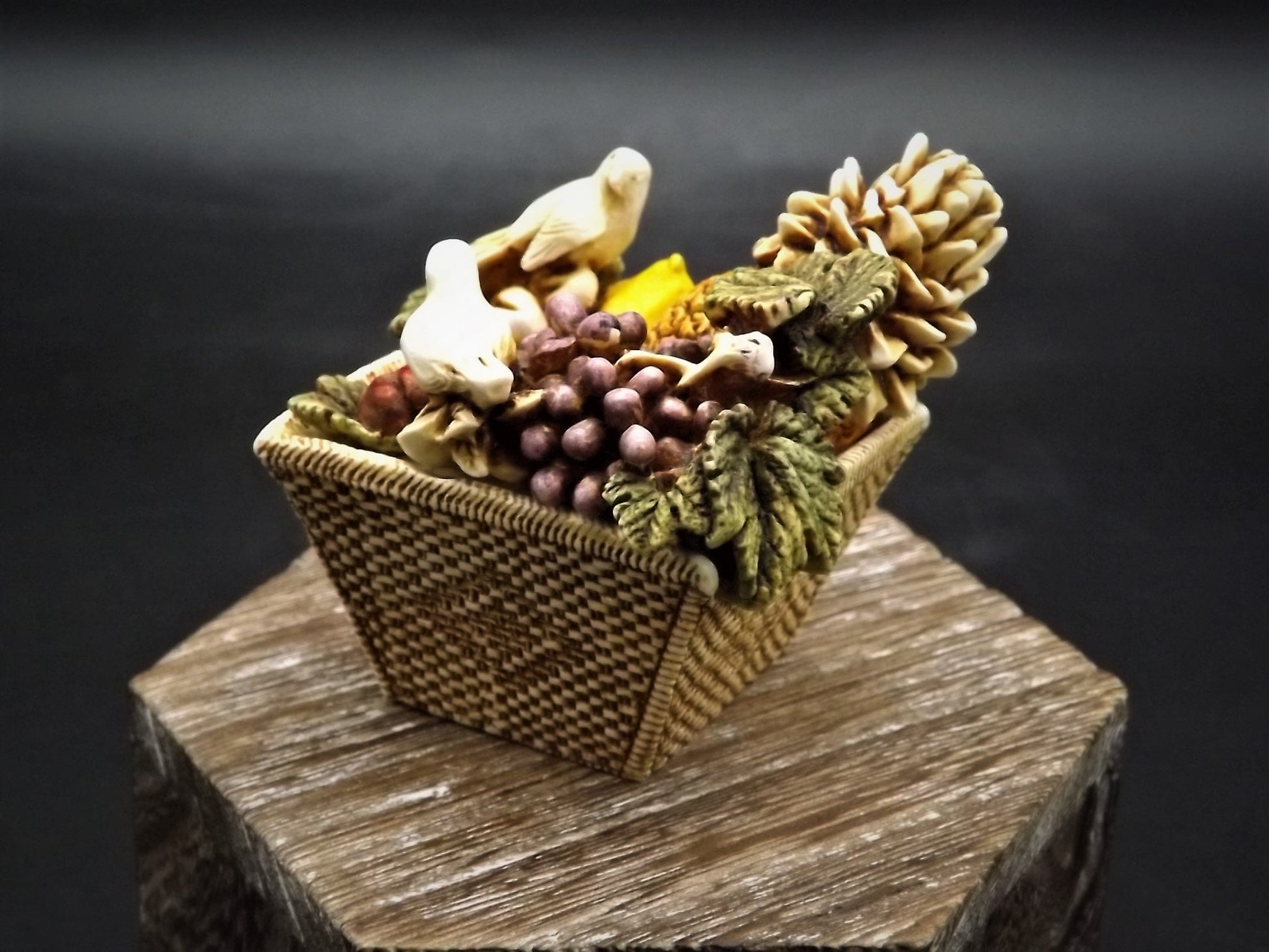 Retired 1998 Harmony Kingdom Parkwest Exclusive "Peace Offering" Birds on basket of fruit piece Excellent condition. No Box.