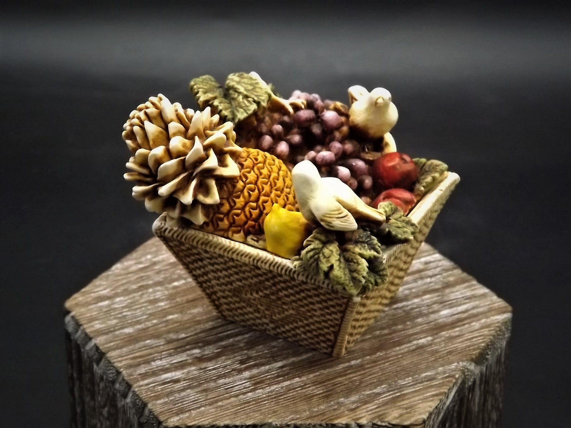 Retired 1998 Harmony Kingdom Parkwest Exclusive "Peace Offering" Birds on basket of fruit piece Excellent condition. No Box.