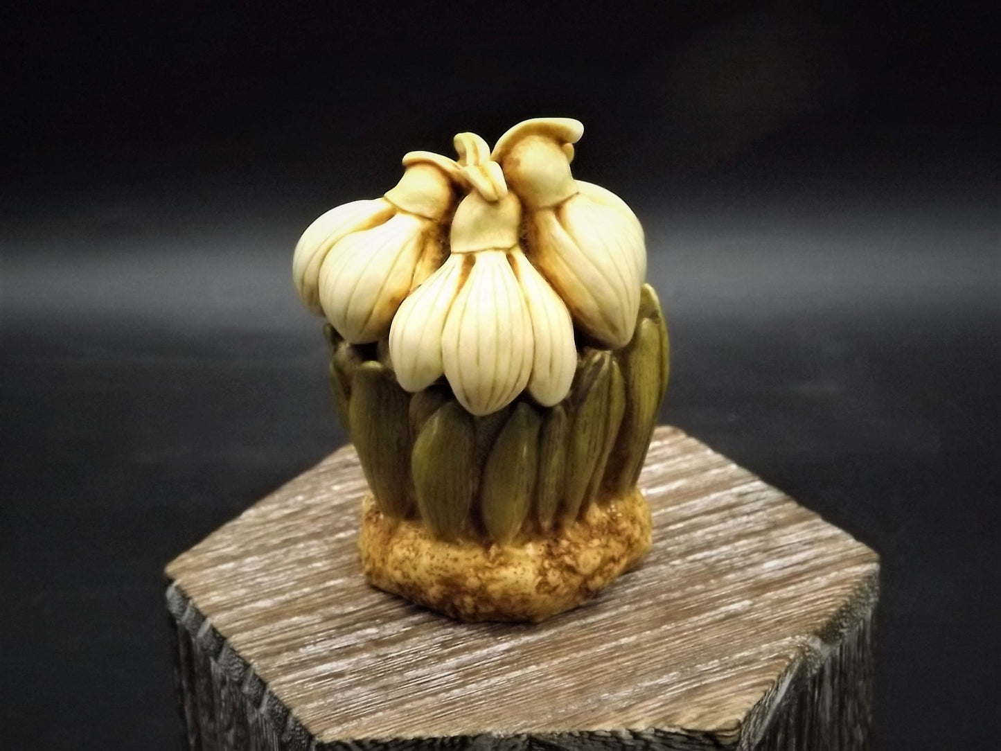 Retired 1997 Harmony Kingdom/Harmony Garden "Snowdrop" piece Excellent condition with original box.