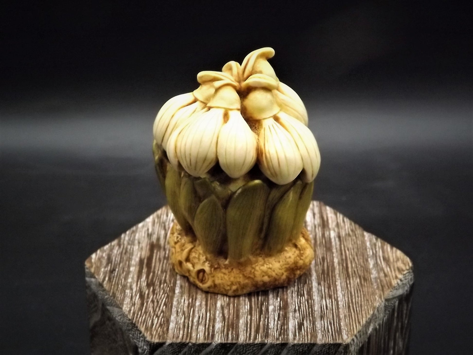 Retired 1997 Harmony Kingdom/Harmony Garden "Snowdrop" piece Excellent condition with original box.