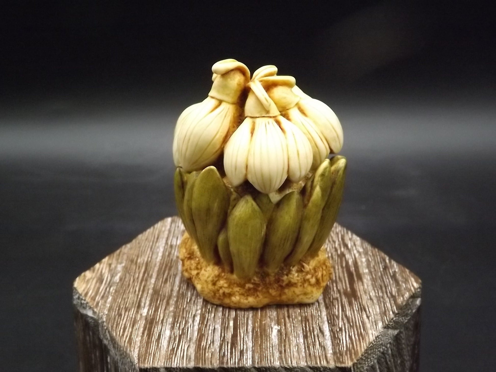 Retired 1997 Harmony Kingdom/Harmony Garden "Snowdrop" piece Excellent condition with original box.