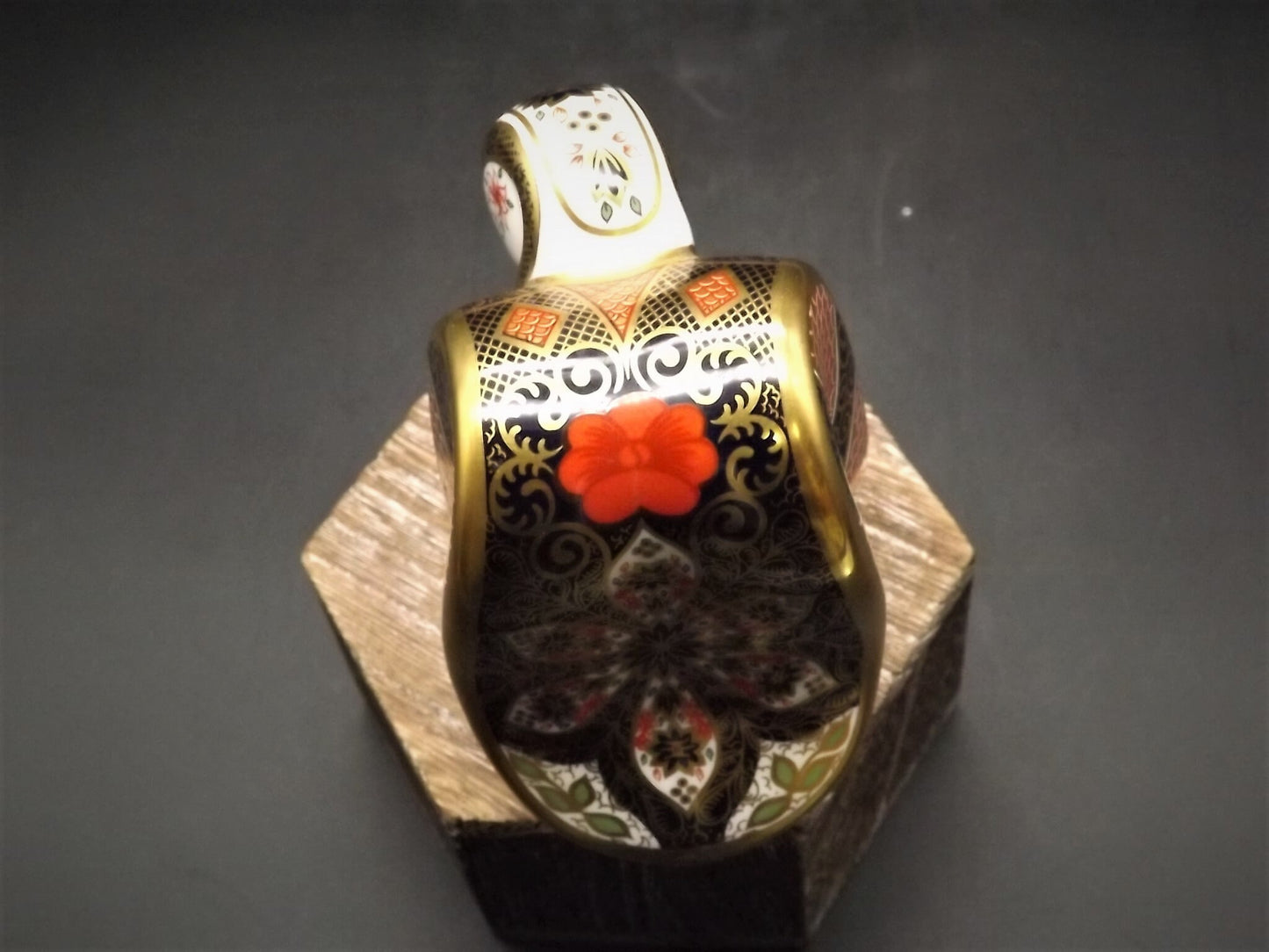 Vintage 2001 Royal Crown Derby Imari Snake Figurine. Excellent condition with Gold button on bottom. Stunning piece.