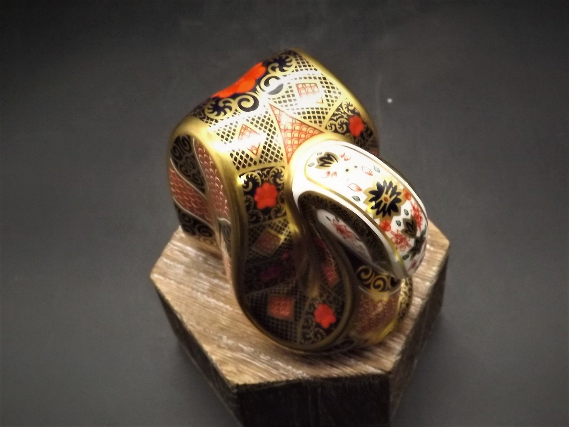 Vintage 2001 Royal Crown Derby Imari Snake Figurine. Excellent condition with Gold button on bottom. Stunning piece.