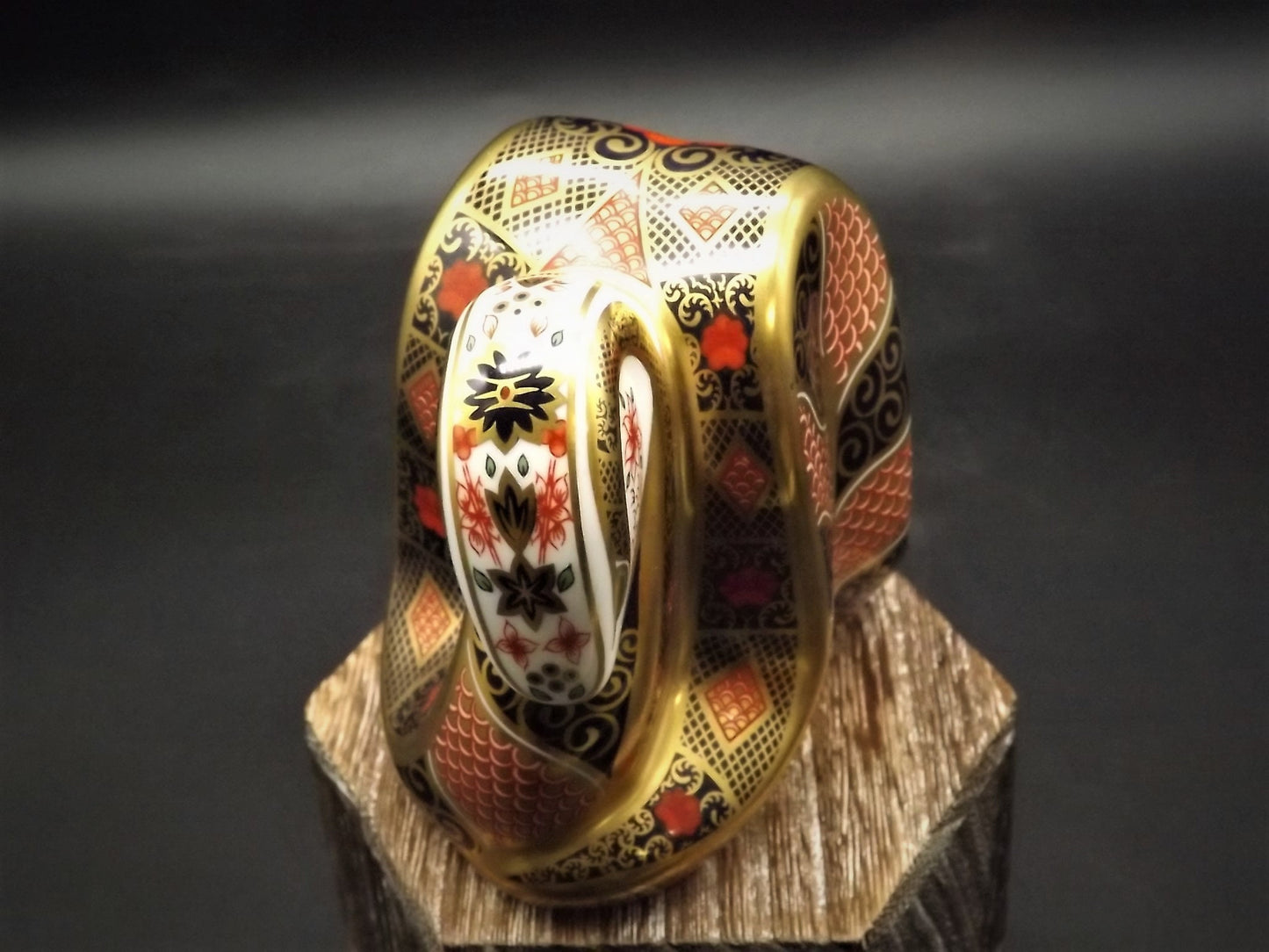 Vintage 2001 Royal Crown Derby Imari Snake Figurine. Excellent condition with Gold button on bottom. Stunning piece.