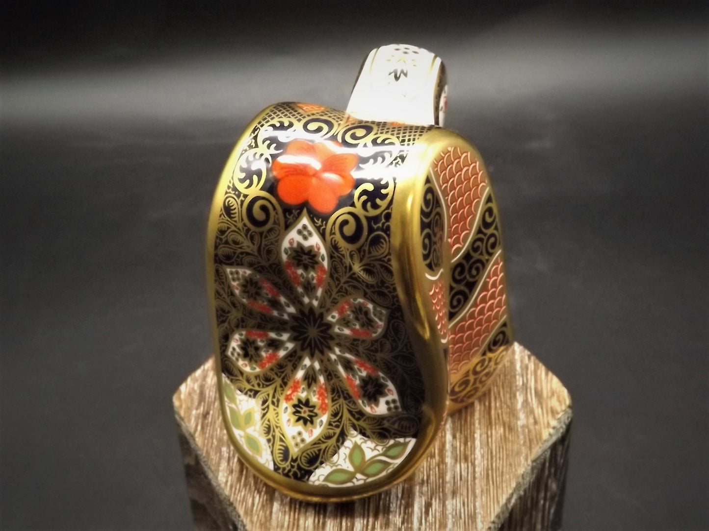 Vintage 2001 Royal Crown Derby Imari Snake Figurine. Excellent condition with Gold button on bottom. Stunning piece.