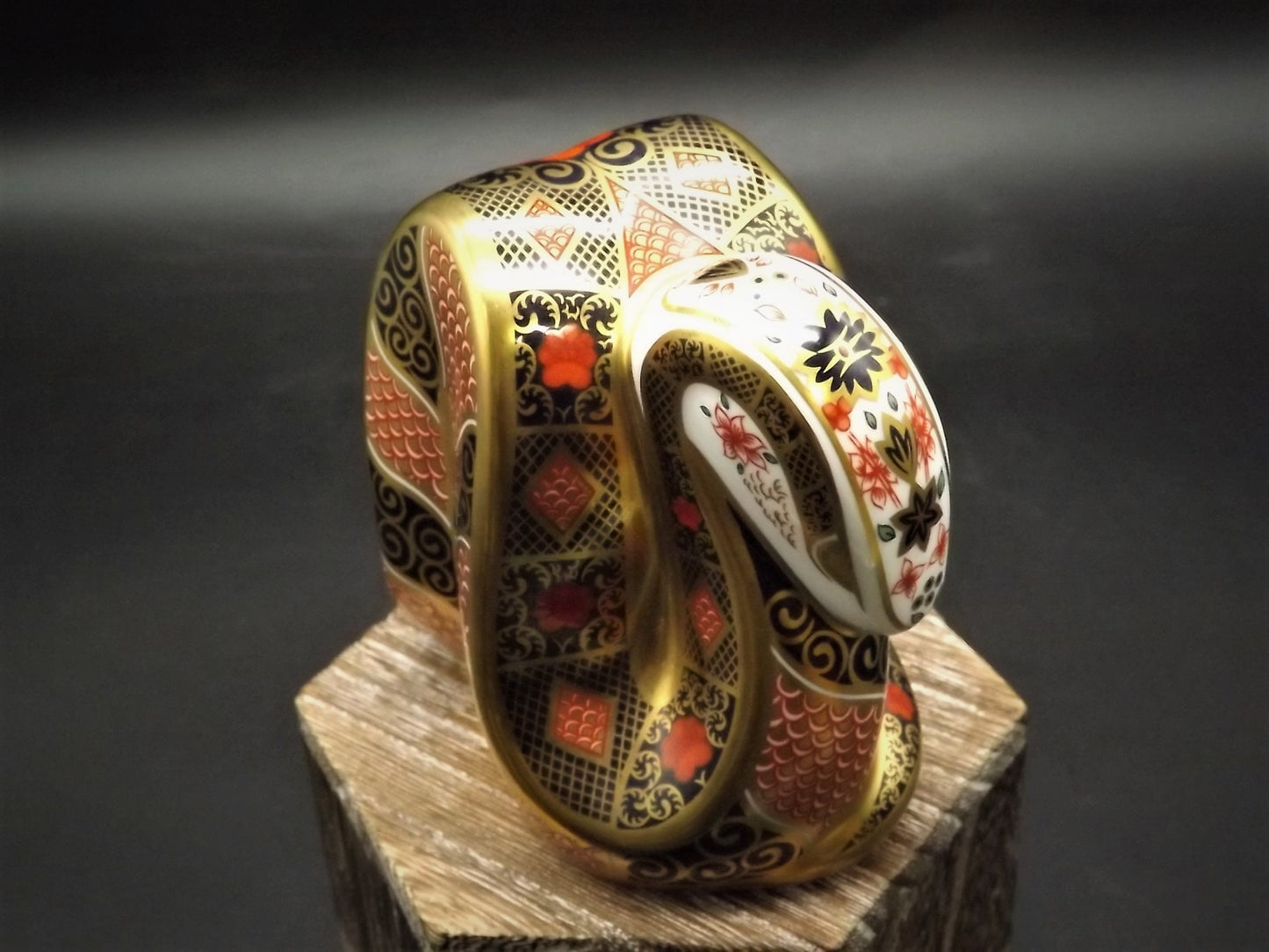 Vintage 2001 Royal Crown Derby Imari Snake Figurine. Excellent condition with Gold button on bottom. Stunning piece.