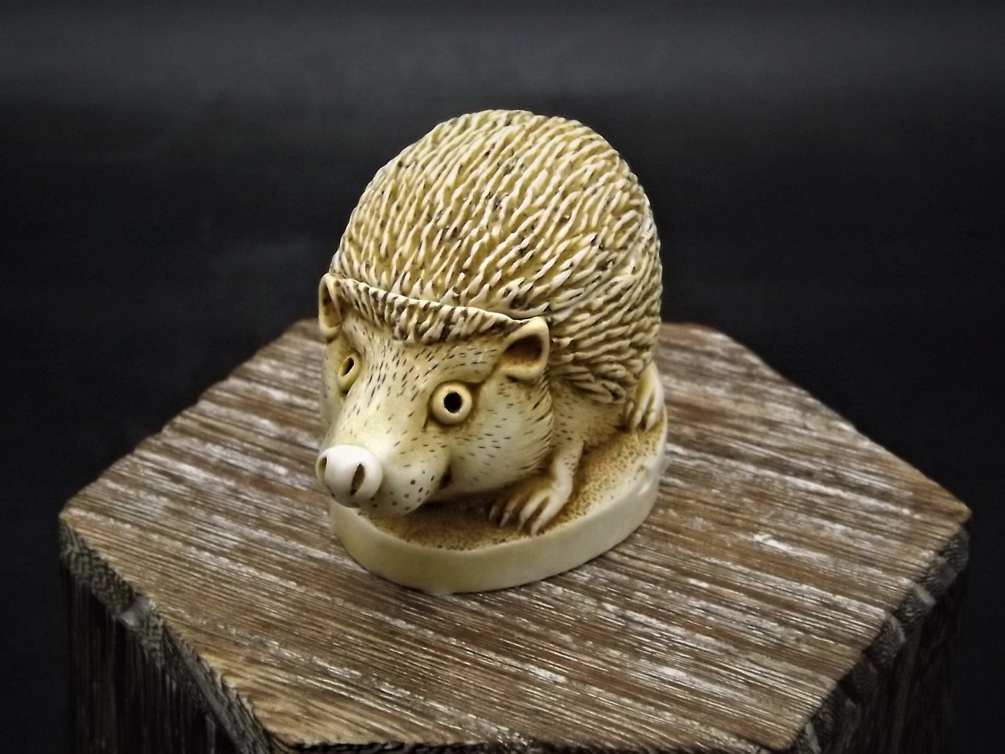 Retired 1994 Harmony Kingdom "Untouchable" piece Excellent condition. No Box