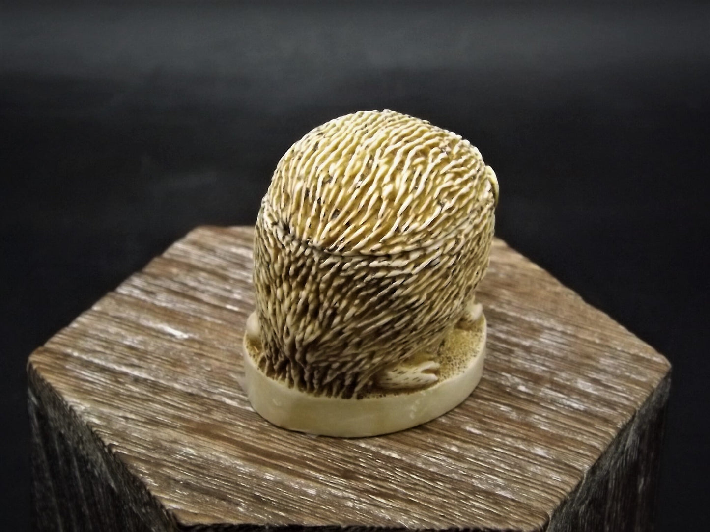 Retired 1994 Harmony Kingdom "Untouchable" piece Excellent condition. No Box