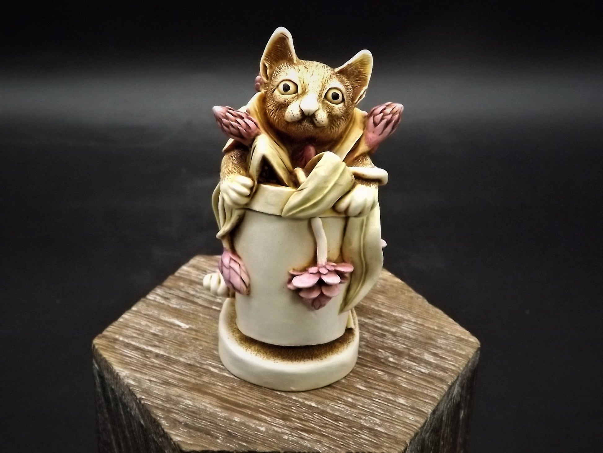 Retired 1997 Harmony Kingdom "Algenon" piece Excellent condition. No Box.