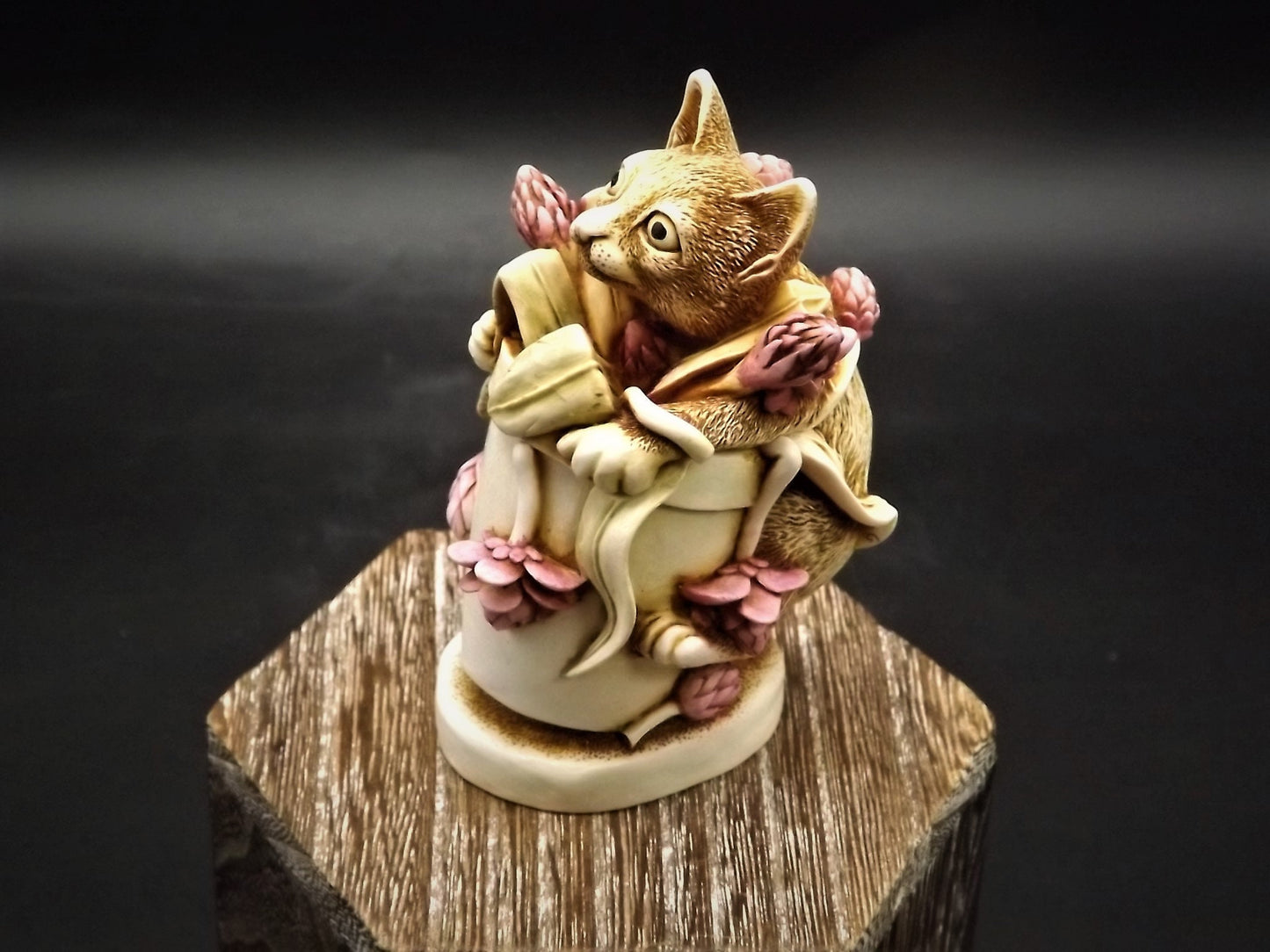 Retired 1997 Harmony Kingdom "Algenon" piece Excellent condition. No Box.