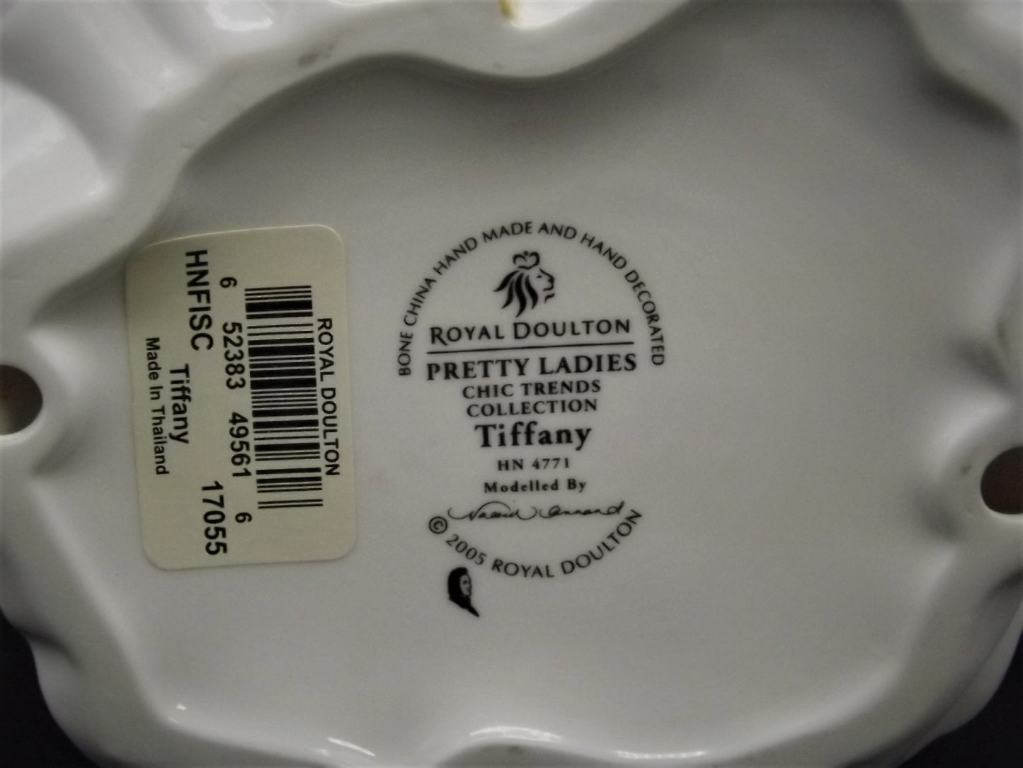 Vintage Royal Doulton Chic Trends Collection Figurine "Tiffany" HN 4771 . Excellent condition!