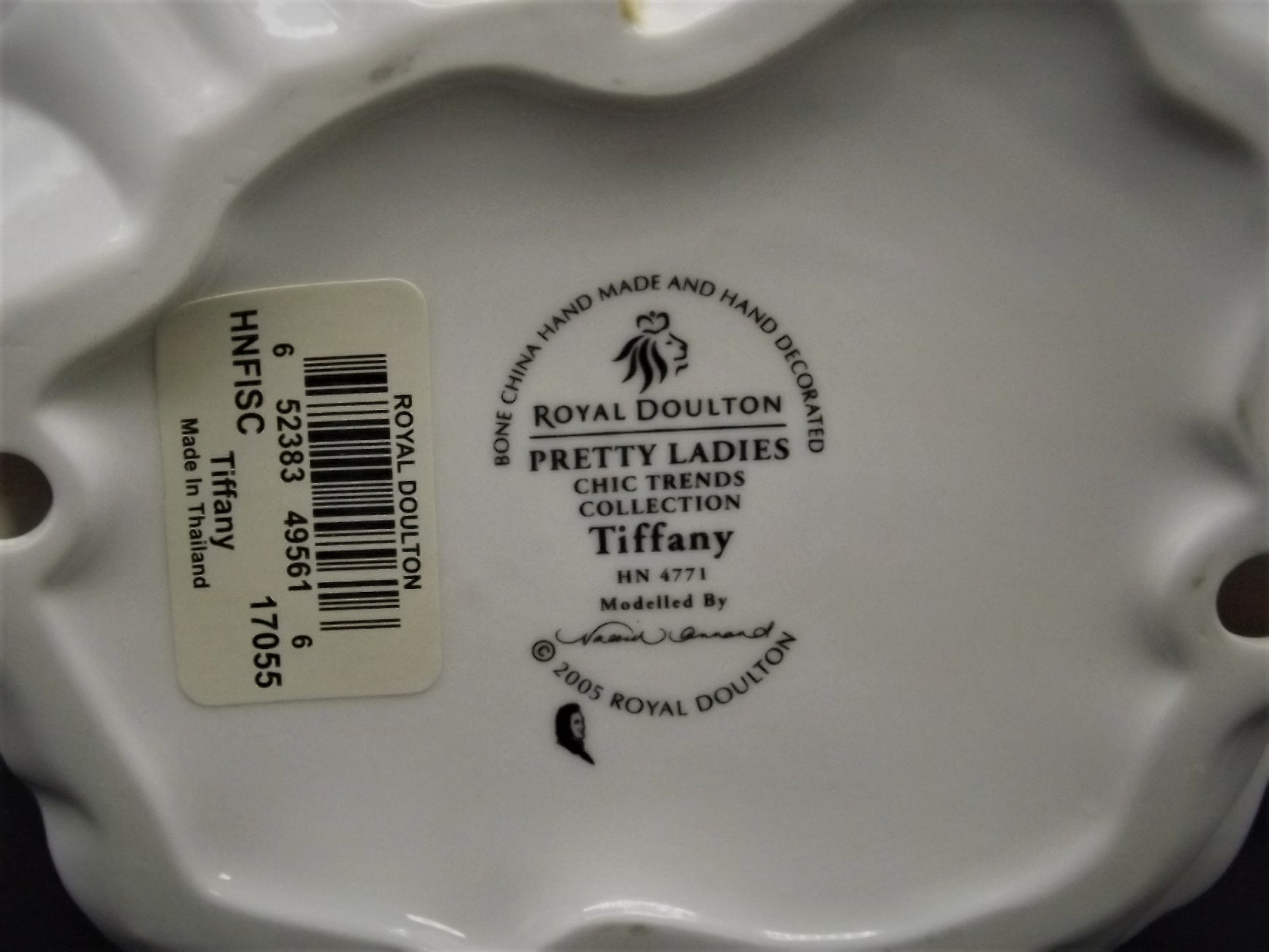 Vintage Royal Doulton Chic Trends Collection Figurine "Tiffany" HN 4771 . Excellent condition!