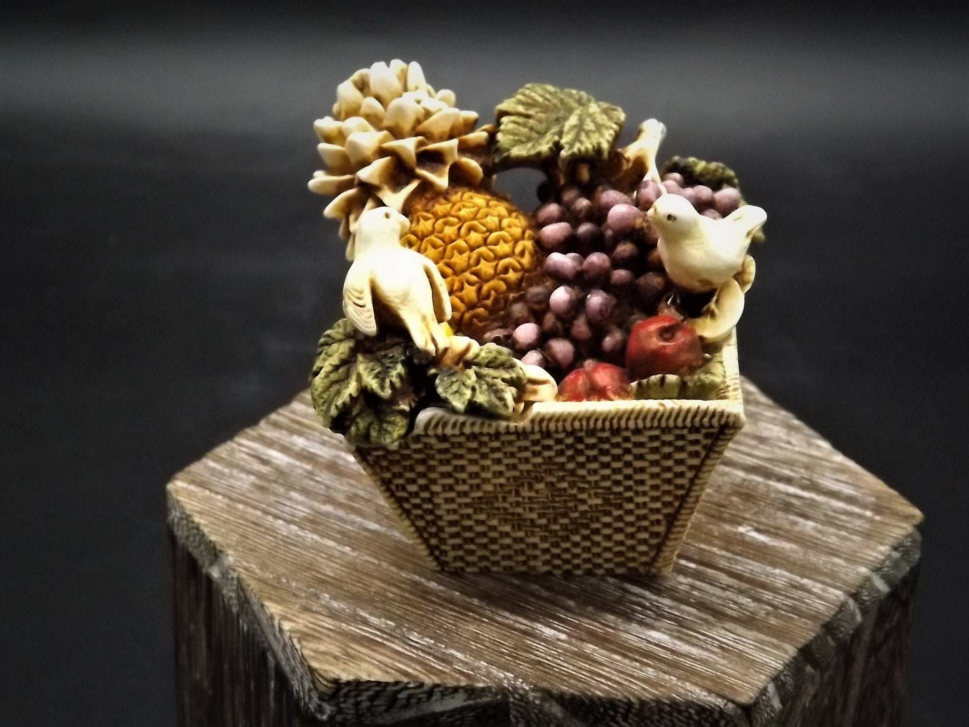 Retired 1998 Harmony Kingdom Parkwest Exclusive "Peace Offering" Birds on basket of fruit piece Excellent condition. No Box.