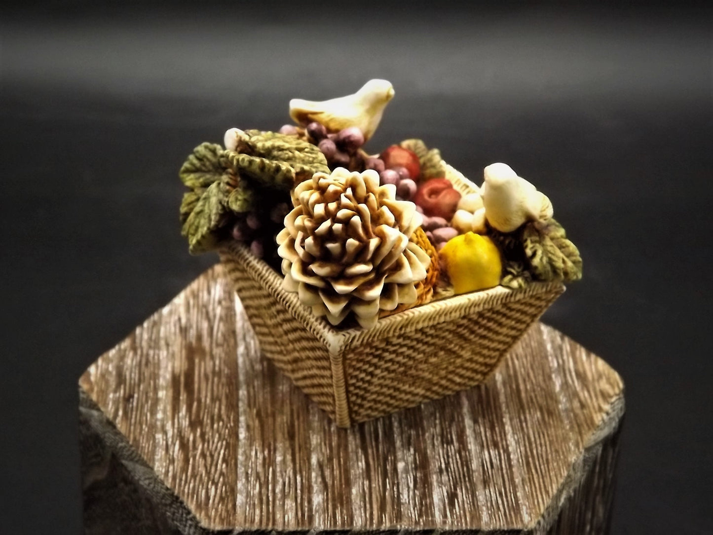 Retired 1998 Harmony Kingdom Parkwest Exclusive "Peace Offering" Birds on basket of fruit piece Excellent condition. No Box.