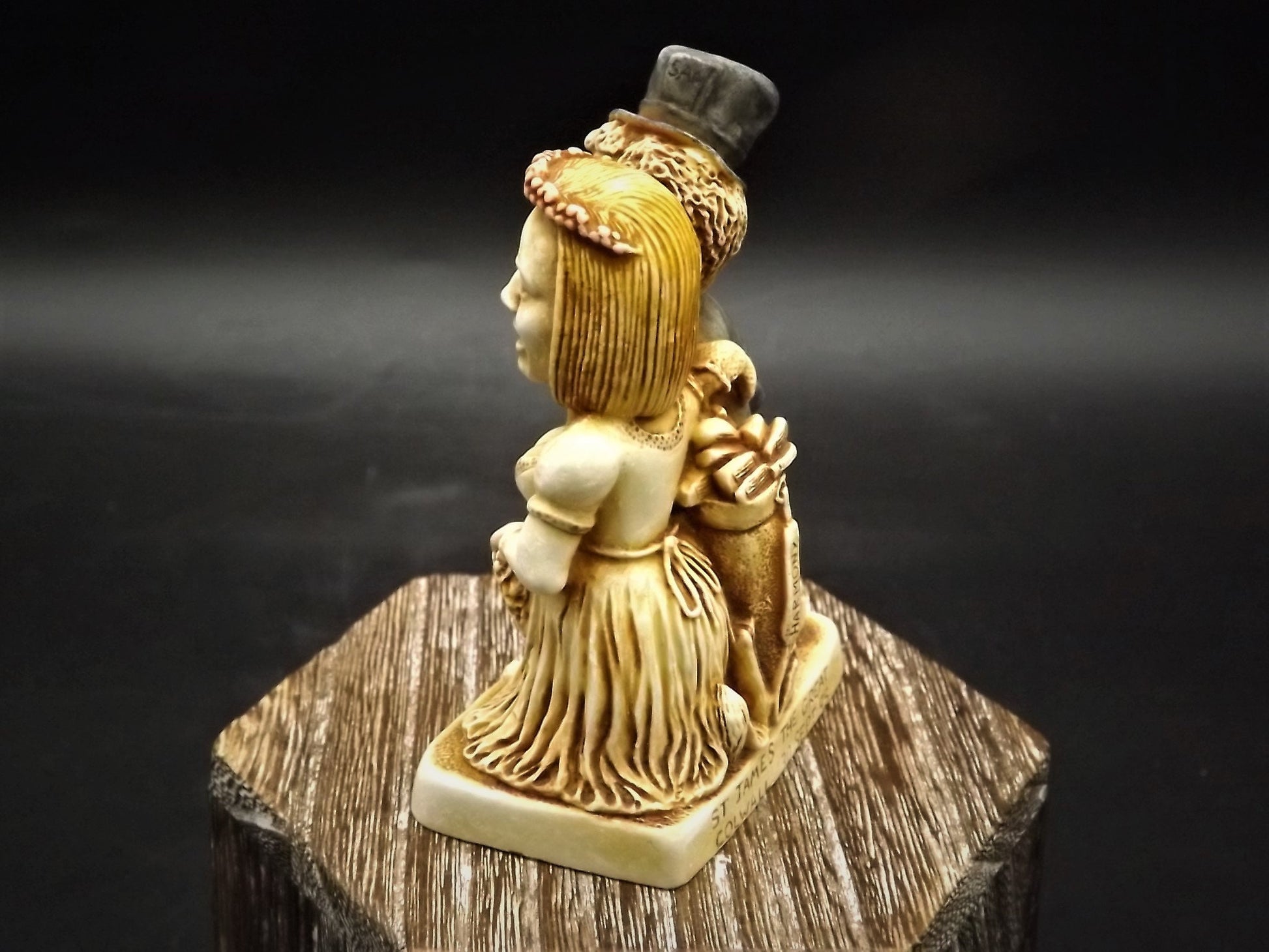 Retired 1996 Harmony Kingdom "The Big Day" wedding piece Excellent condition. No Box.