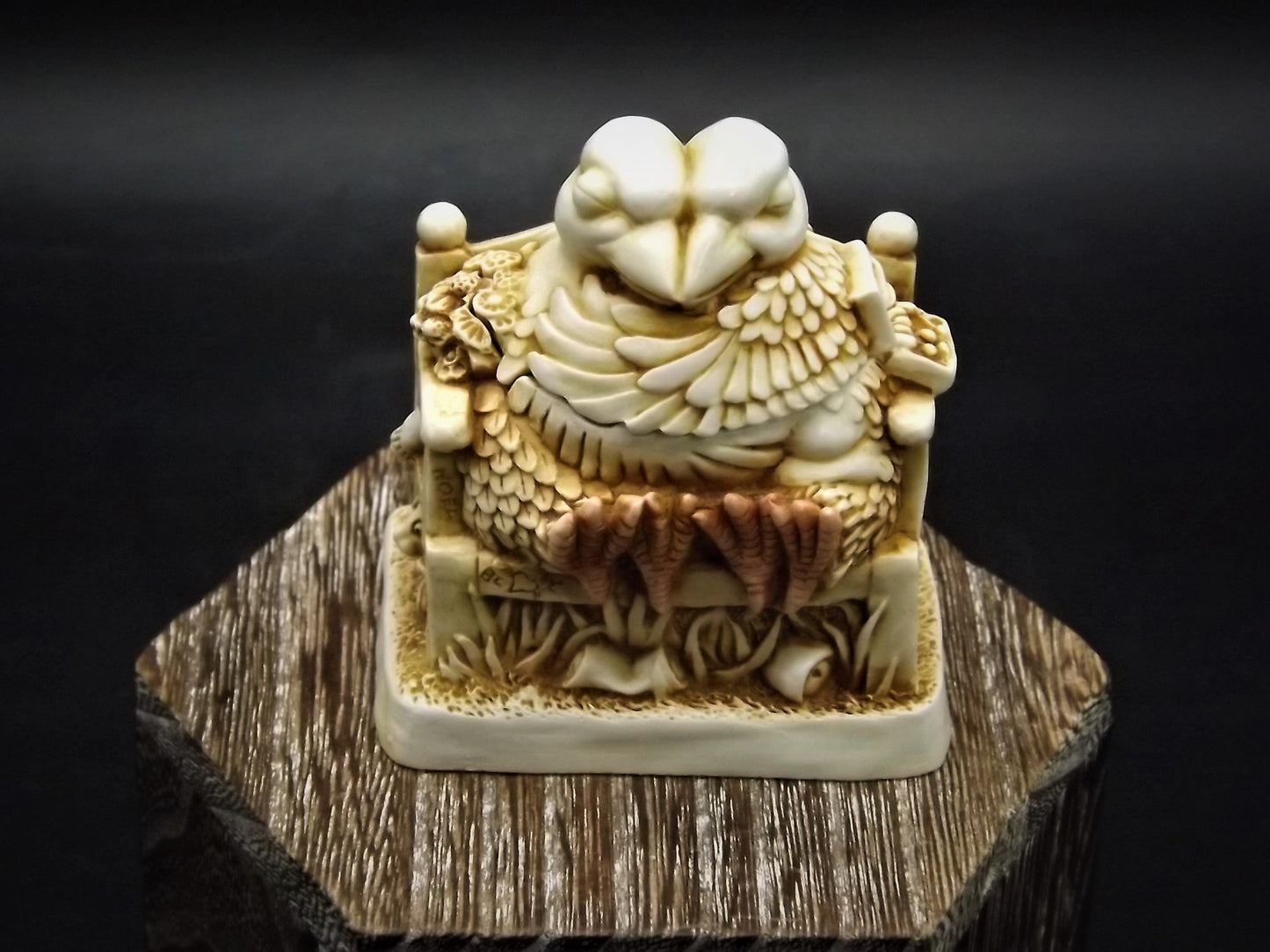 Retired 1995 Harmony Kingdom "Beak to Beak" piece Excellent condition. No Box.