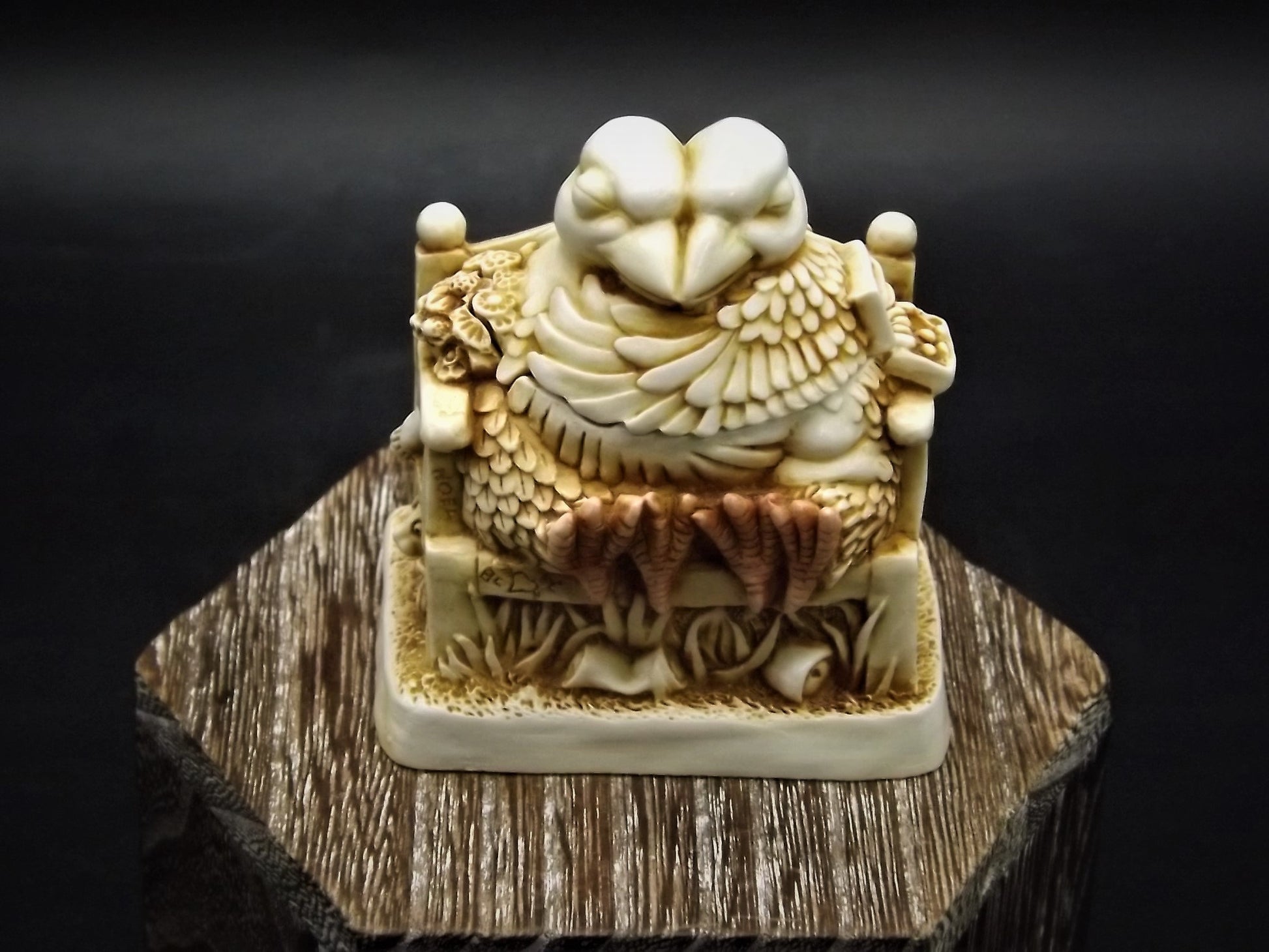 Retired 1995 Harmony Kingdom "Beak to Beak" piece Excellent condition. No Box.