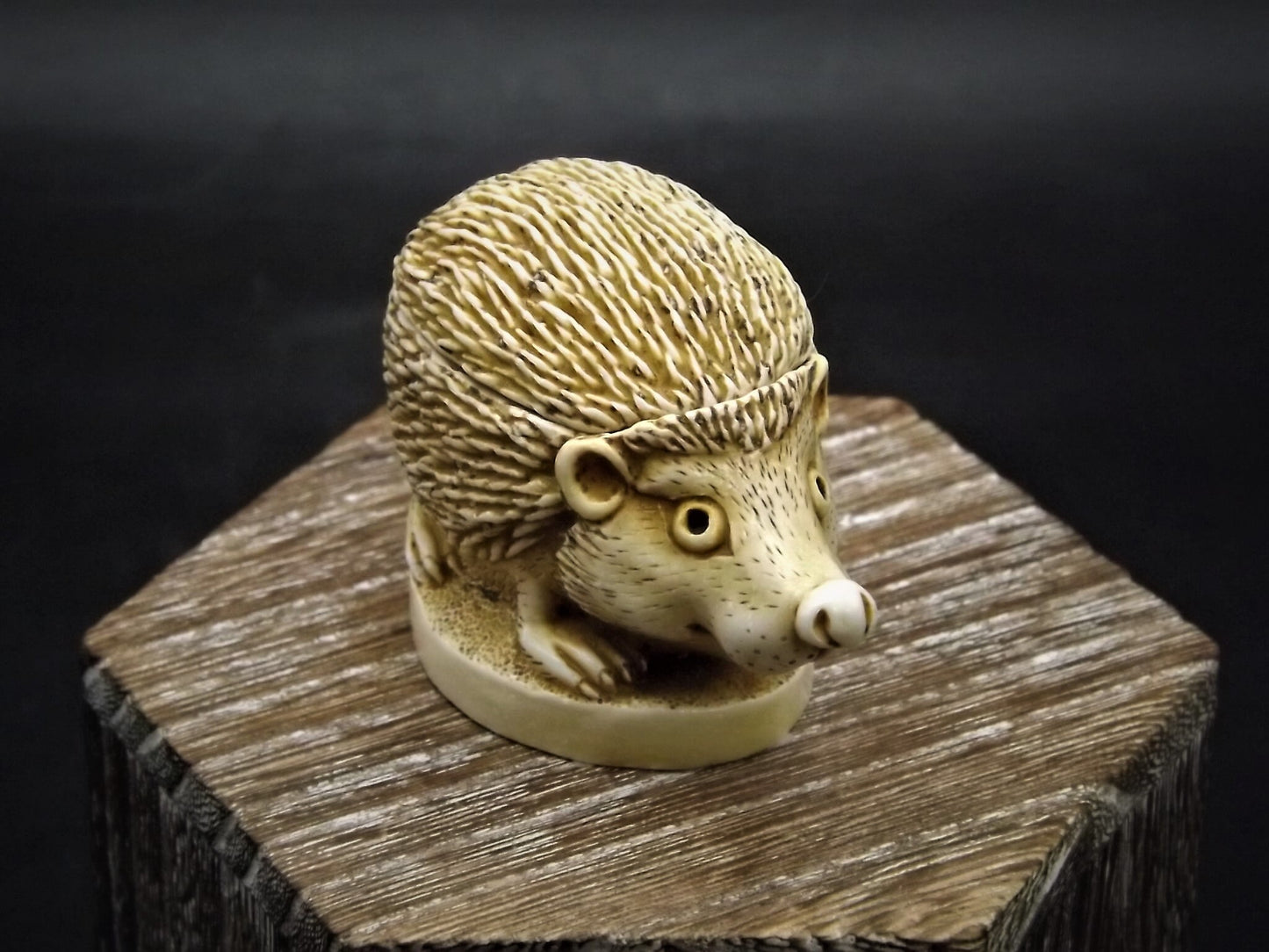 Retired 1994 Harmony Kingdom "Untouchable" piece Excellent condition. No Box