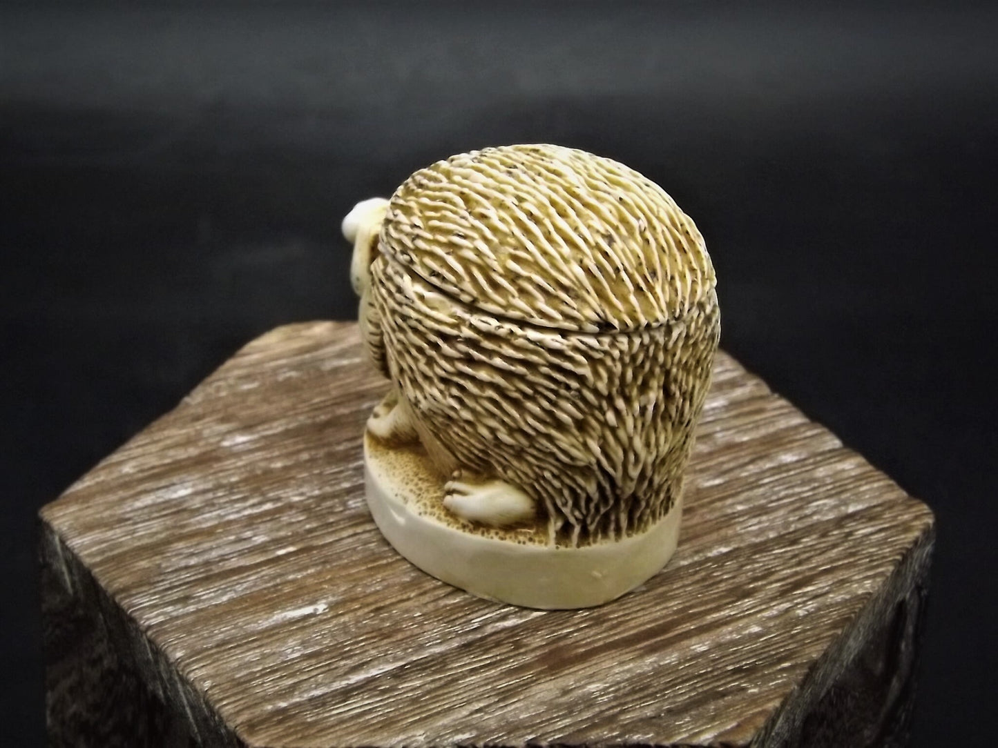 Retired 1994 Harmony Kingdom "Untouchable" piece Excellent condition. No Box