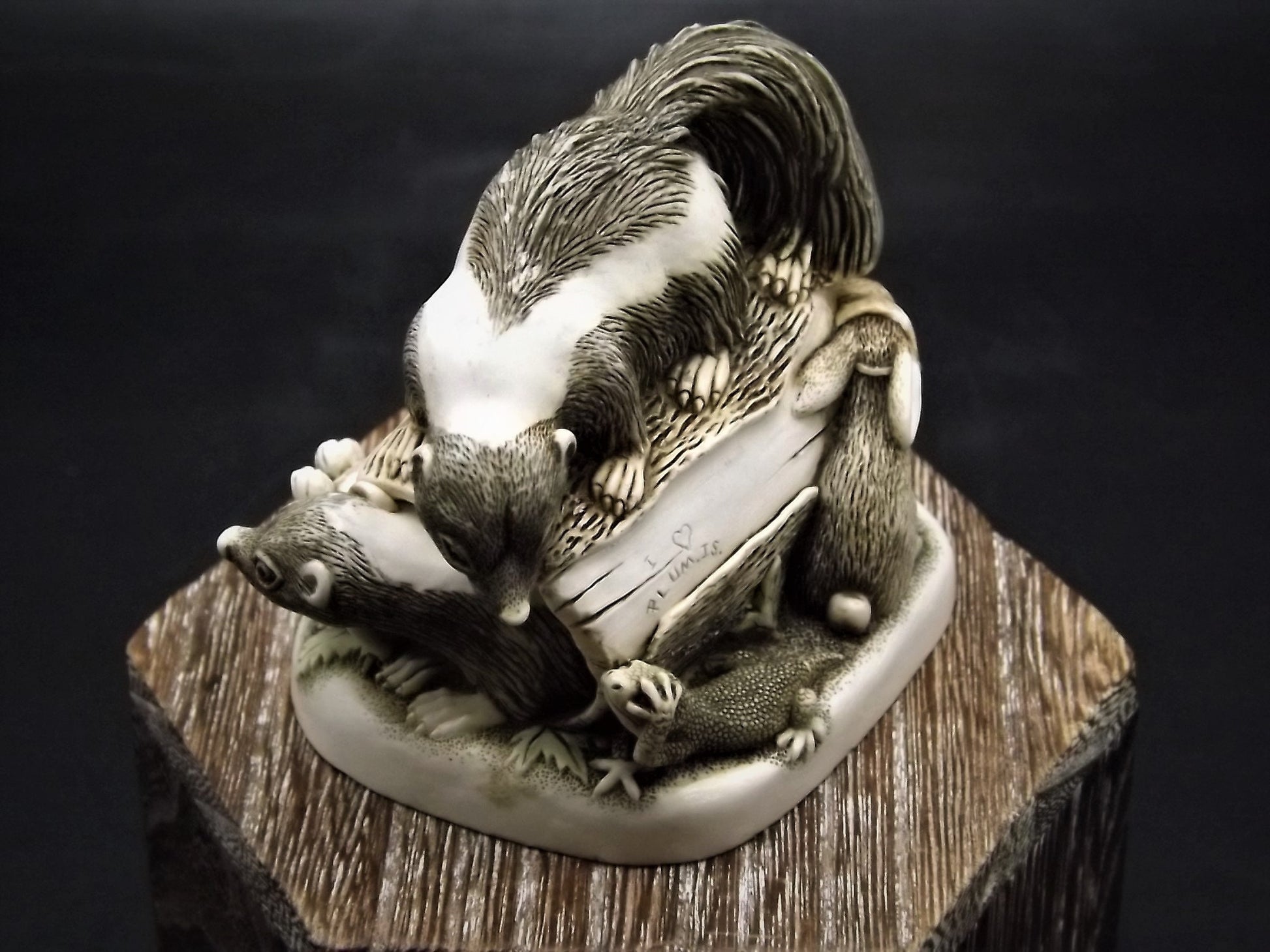 Retired 1998 Harmony Kingdom "Foul Play Infinity" piece Excellent condition with original box and COA.