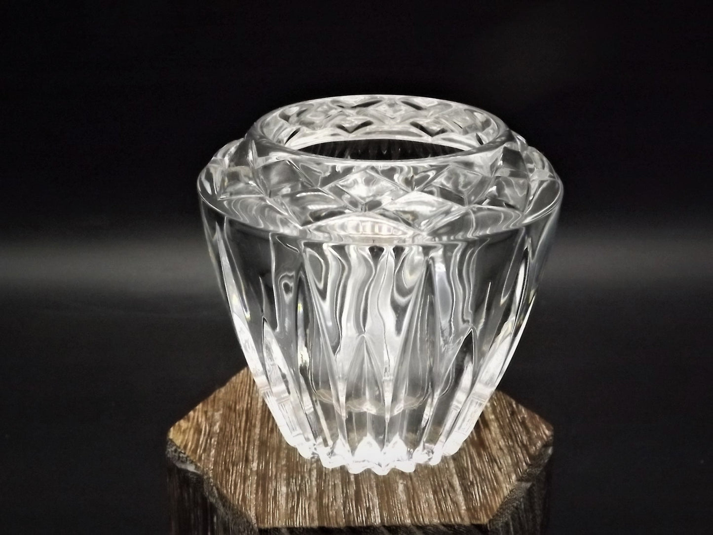 Classic Crystal Table lighter bottom piece only, Excellent condition!