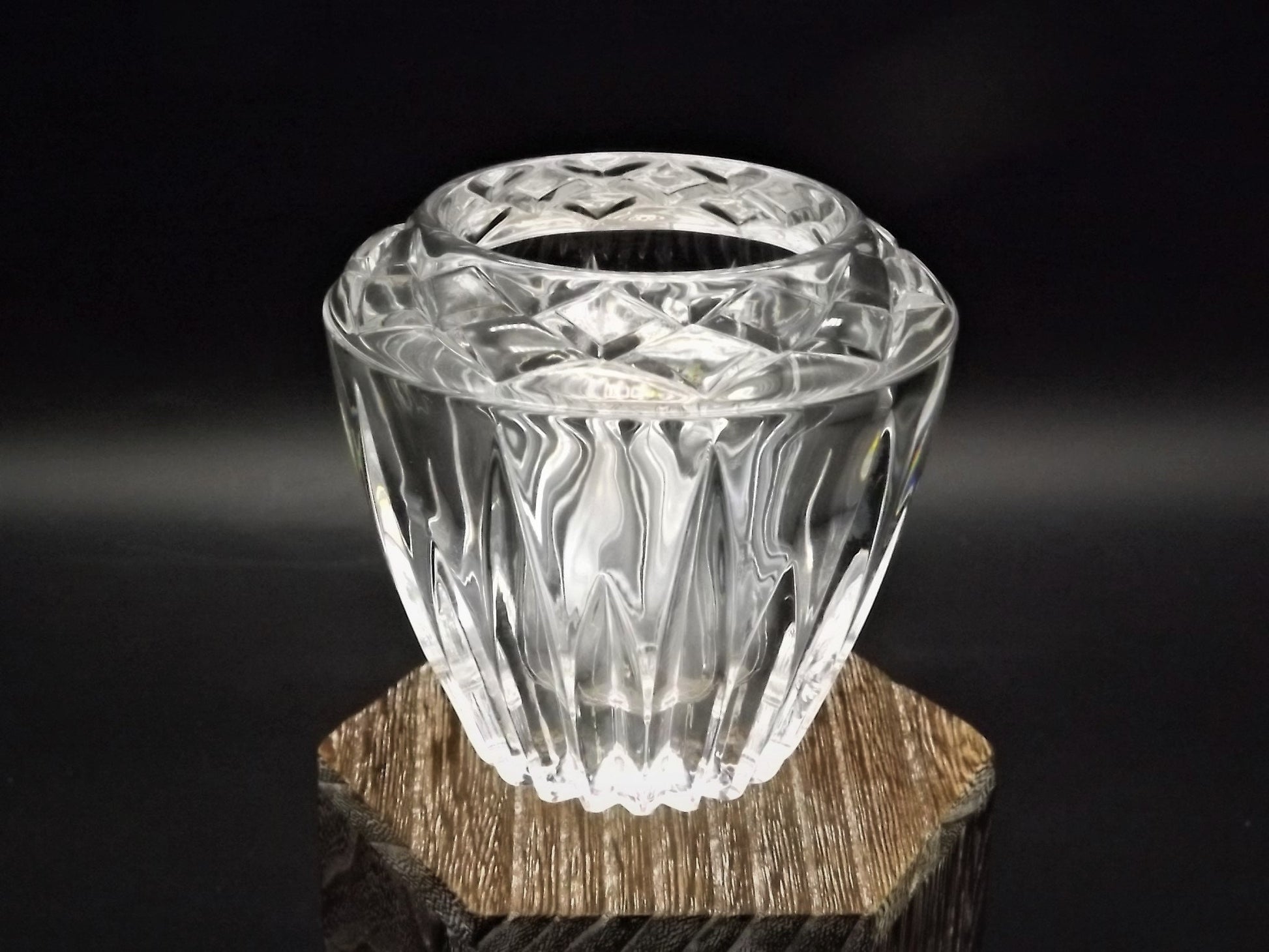 Classic Crystal Table lighter bottom piece only, Excellent condition!