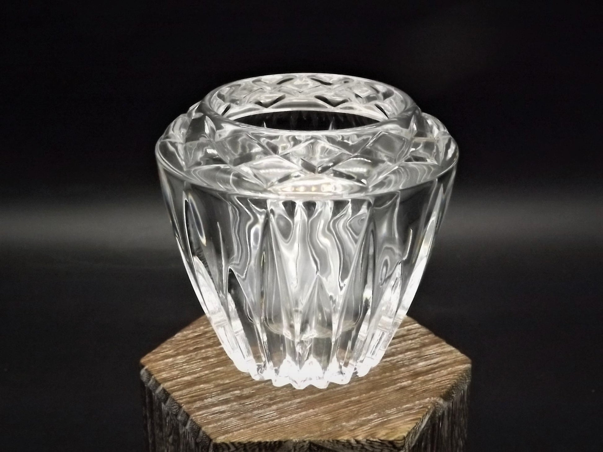 Classic Crystal Table lighter bottom piece only, Excellent condition!